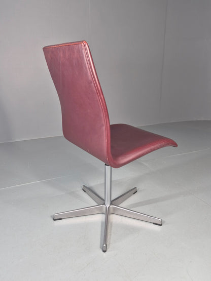 Vintage Fritz Hansen Oxford Chair Arne Jacobsen Design 2004 MCM EB11749 MSWI4