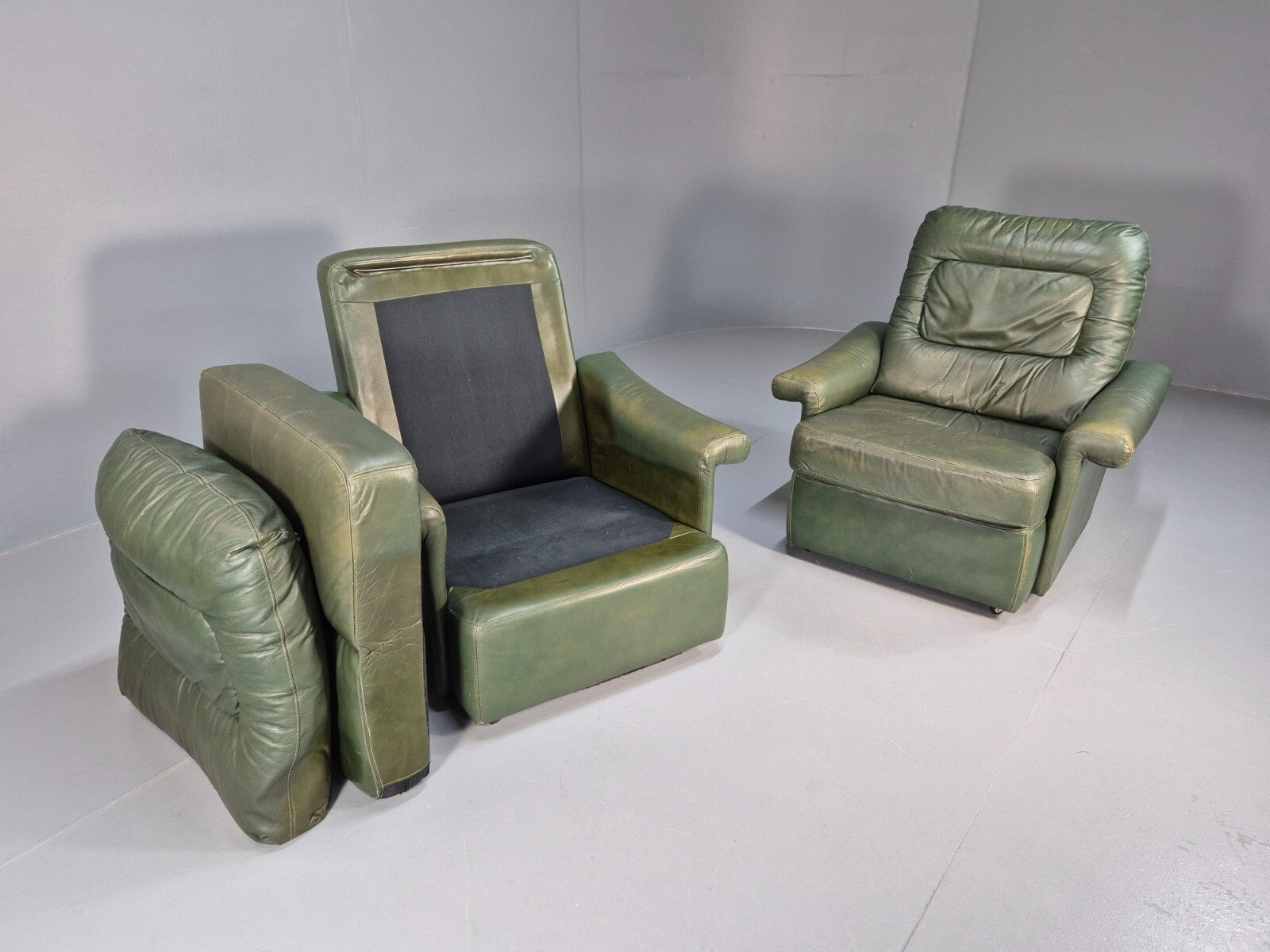 2 Vintage 1970s Green Leather Lounge Chairs Harrods Originally Retro EB9165 MNOR - UKDK FURNITURE