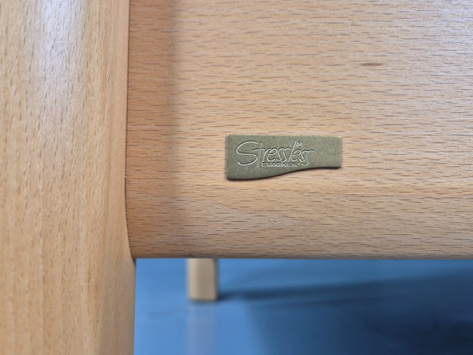 Ekornes Stressless Two Seater Leather Sofa Recline Stressless  EB11266 M2SS3