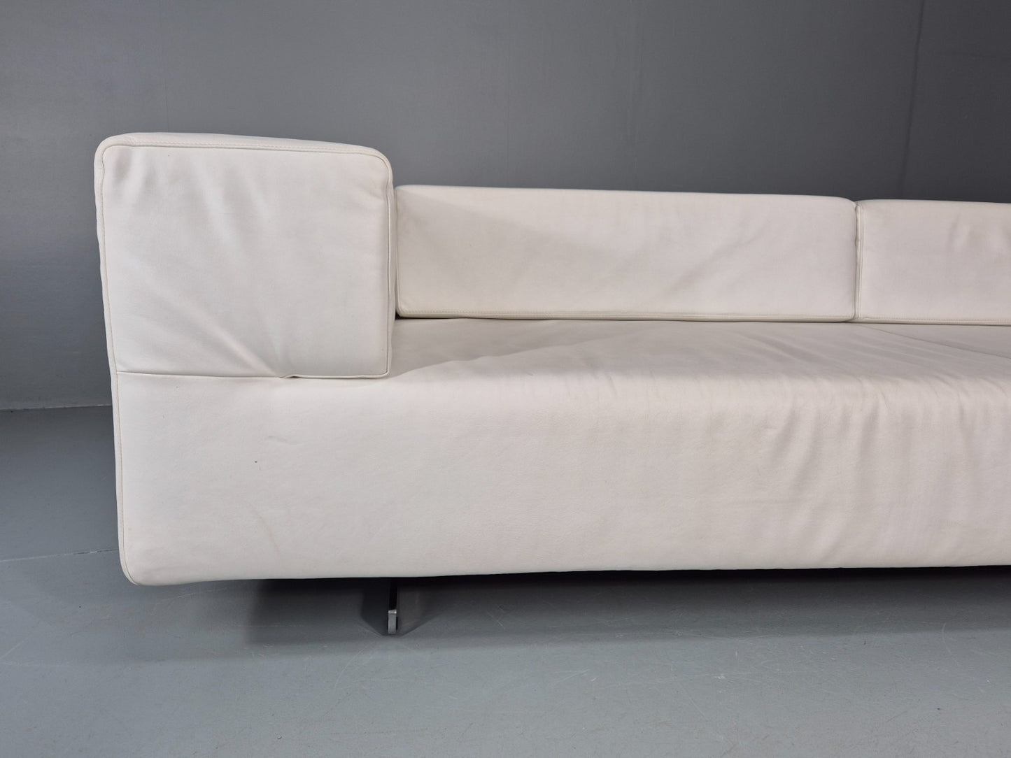 Frighetto Four Seater Settee White Leather Modern Design  EB10626 M4SS2
