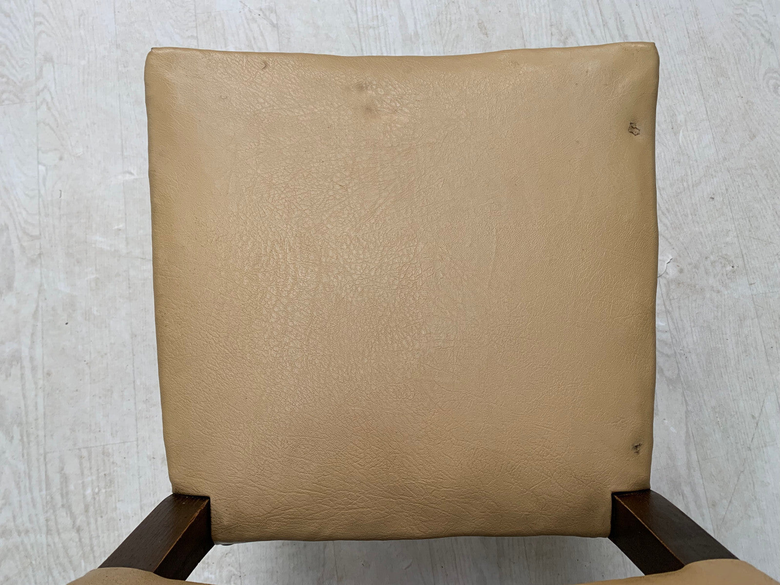 Danish Carved Dining Chair Studded Oak  with Tan Vinyl Vintage EB2915 VDIN8