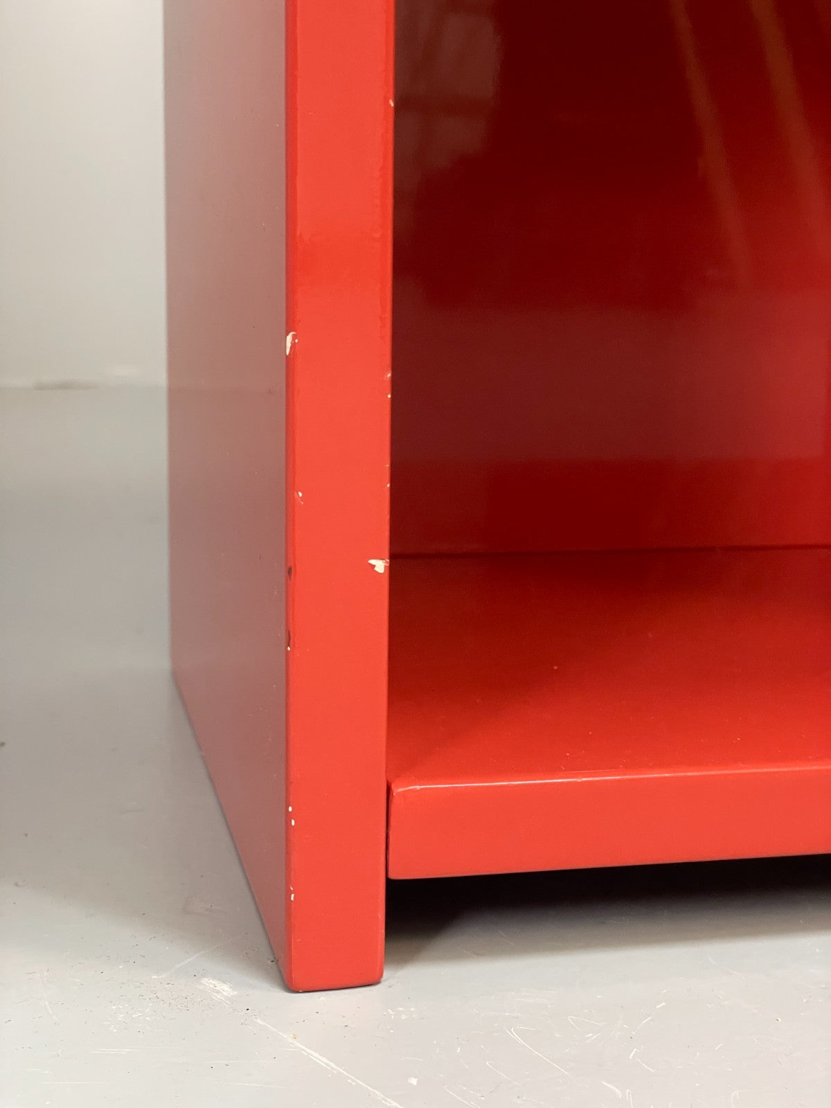 Red Bookcase Vinyl Storage - Postmodern 1980s Style Gloss Laminate EB10949 MWOO8