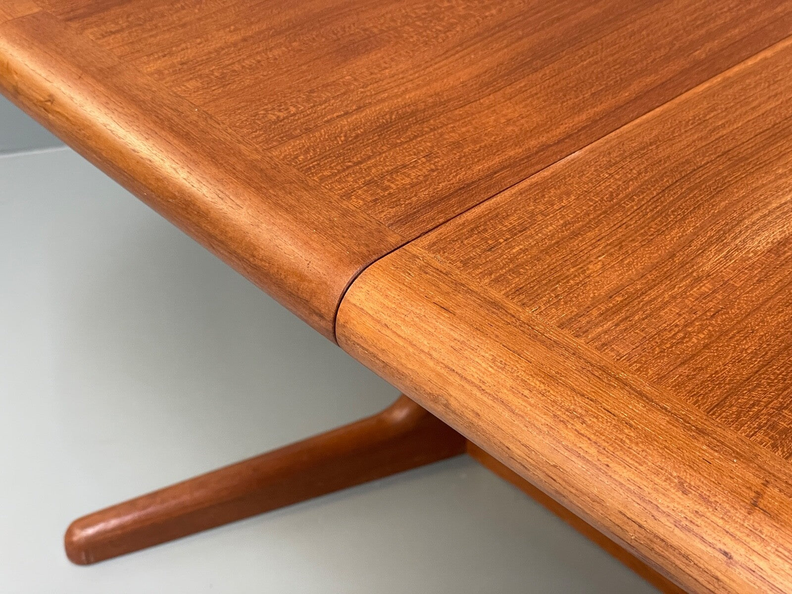 Teak Extending Dining Table Oval Vintage Danish Edvard Valentinsen EB9753 MWOO - UKDK FURNITURE