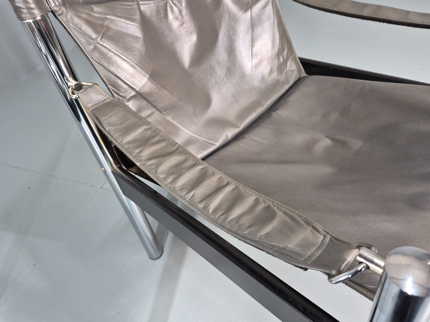 2 Vintage Leather and Chrome Lounge Chairs Safari by Borje Johanson EB11287 MNOR17