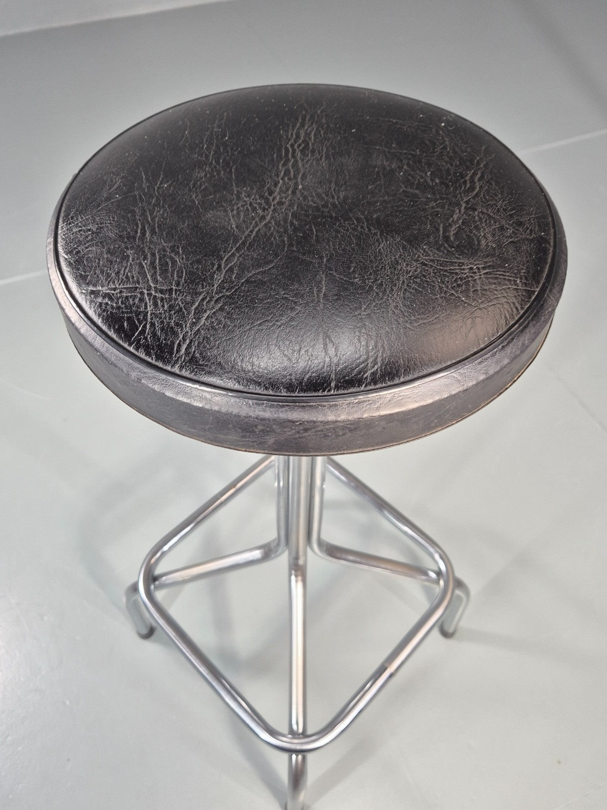 Vintage 1980s Bar Sttol Chrome and Black Vinyl Bauhaus Retro EB11275 MDIN12