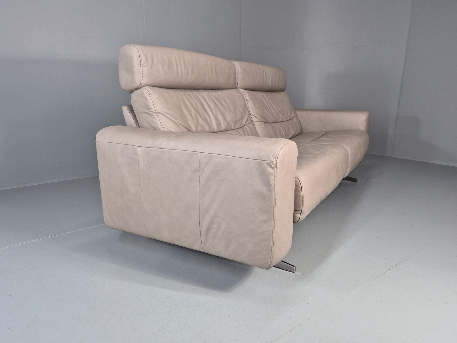 Stressless Stella 3 Seat Settee In Grey Leather Modern Ekornes EB11476 M3ss14
