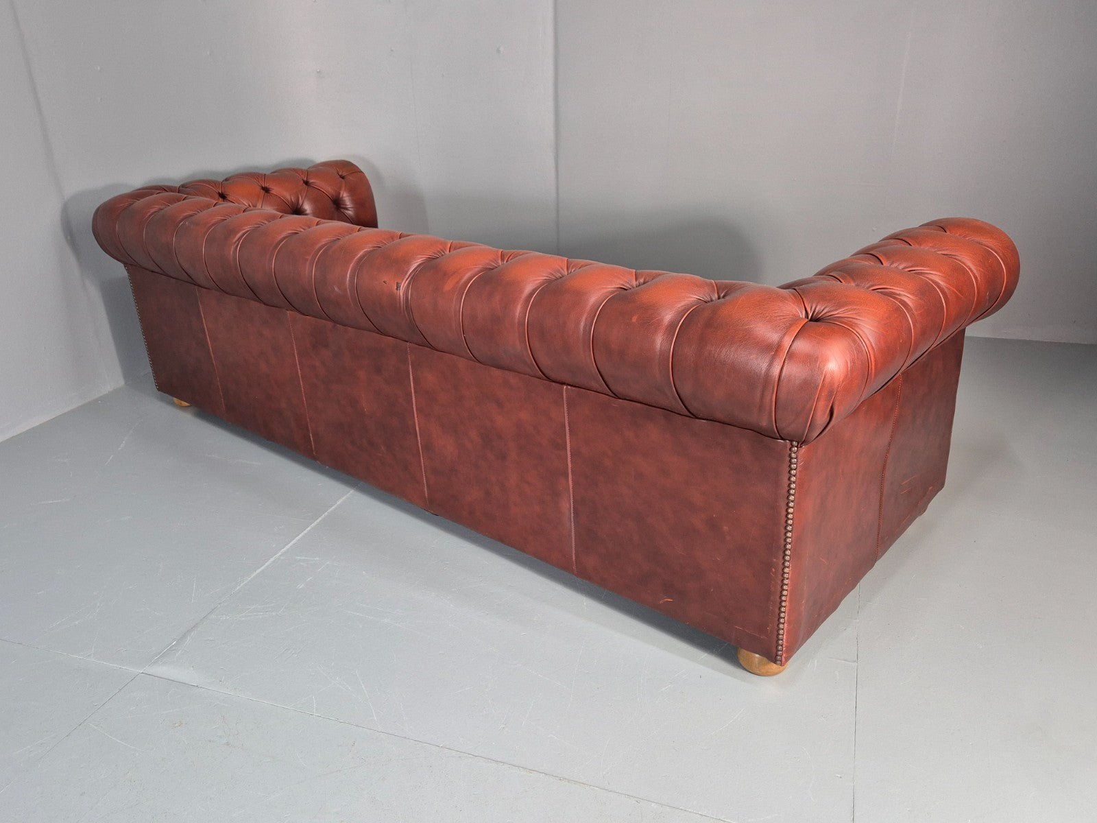 Three Seater Red Leather Chesterfield Quality Version Retro EB11031 VCHE18