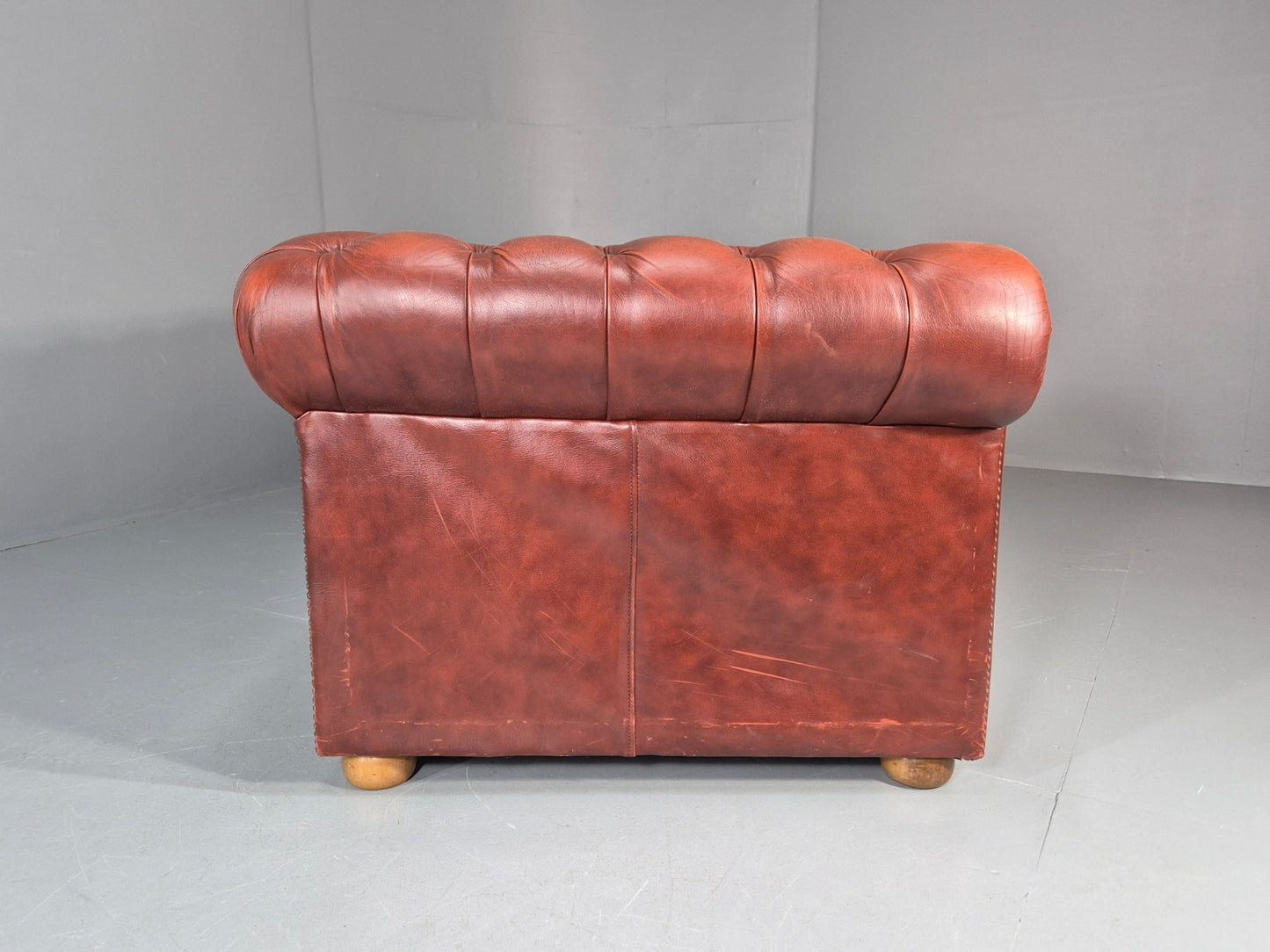 Three Seater Red Leather Chesterfield Quality Version Retro EB11031 VCHE15