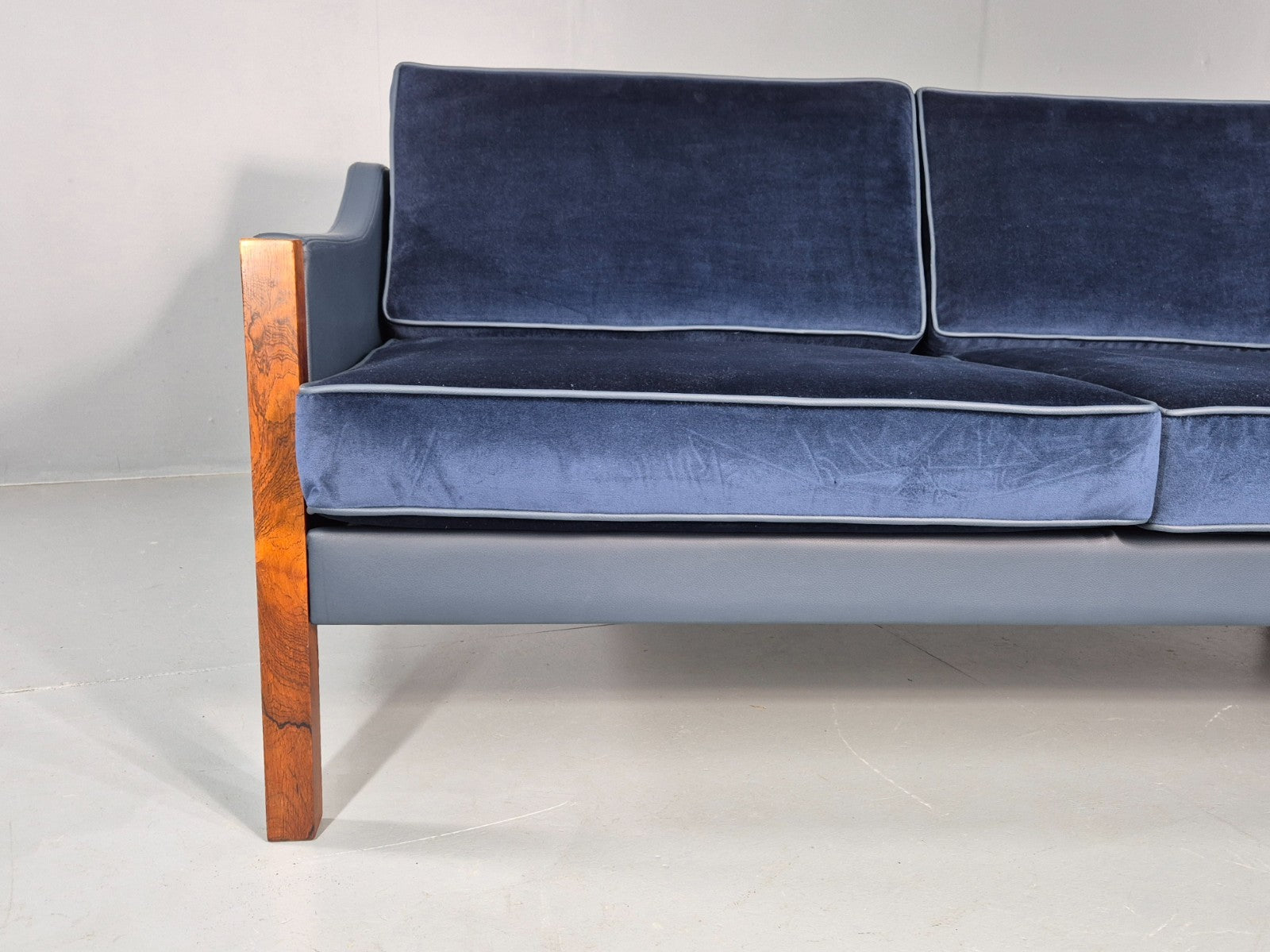 Vntage 2 Seater Sofa Danish Erik Jorgensen New Leather Upholstery  EB11927 M2SS2