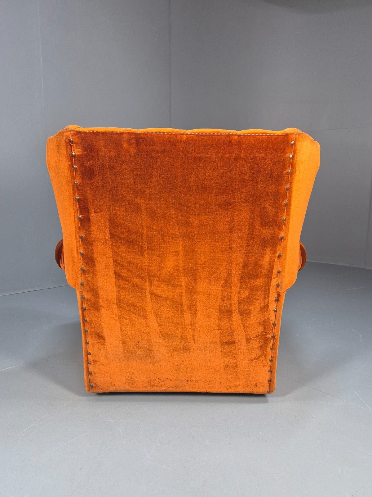 1970s Buttoned Wing Back Lounge Chair Burnt Orange Velour Retro EB10630 MNOR15