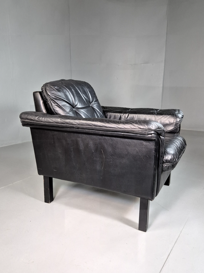 Vintage Danish Lounge Chair Black Leather Buttoned Retro MCM 1980s EB7081 MNOR - UKDK FURNITURE