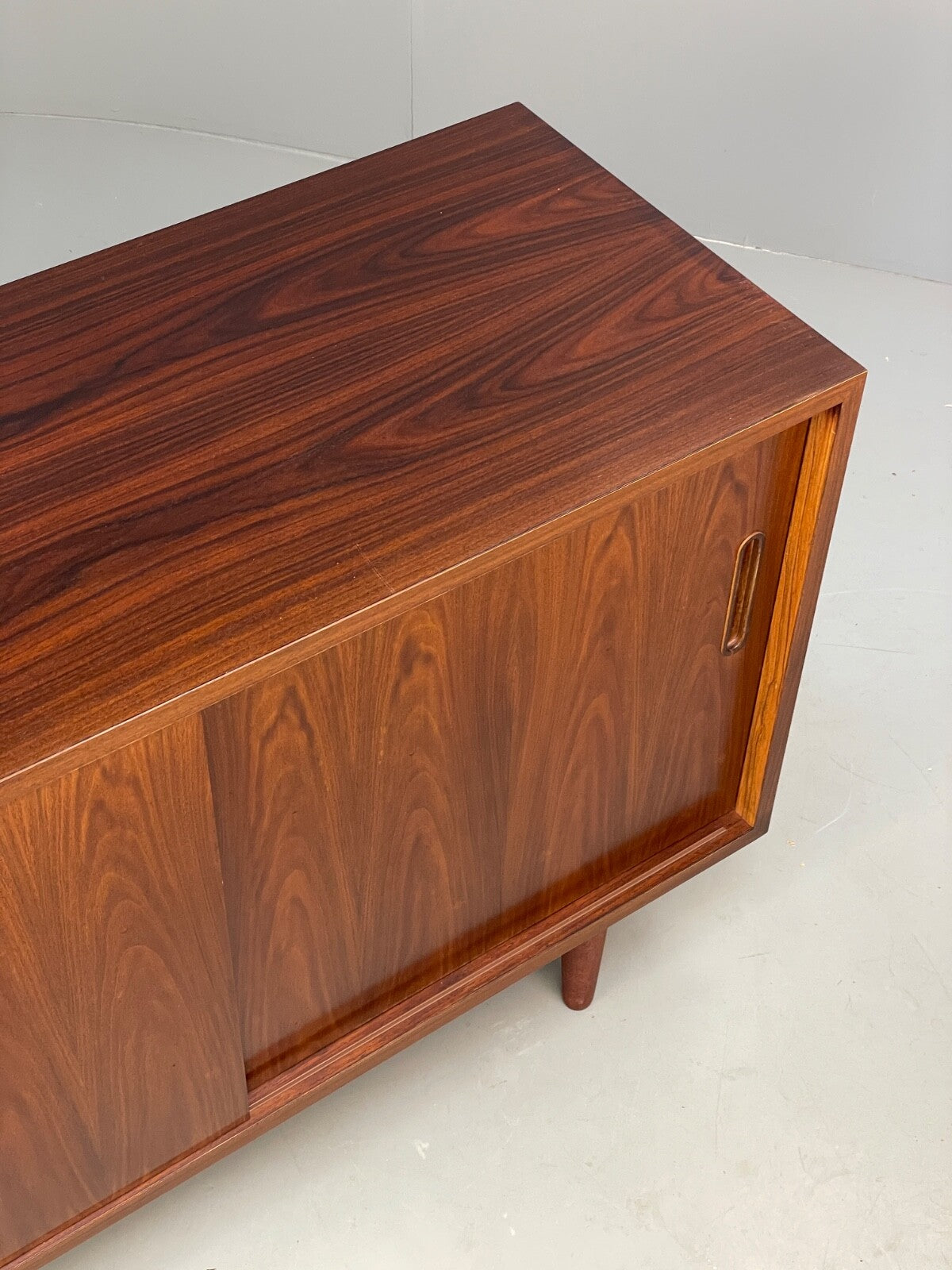 Vintage Danish Compact Sideboard By Hundevad Shelving Retro 1970s EB9442 MWOO - UKDK FURNITURE