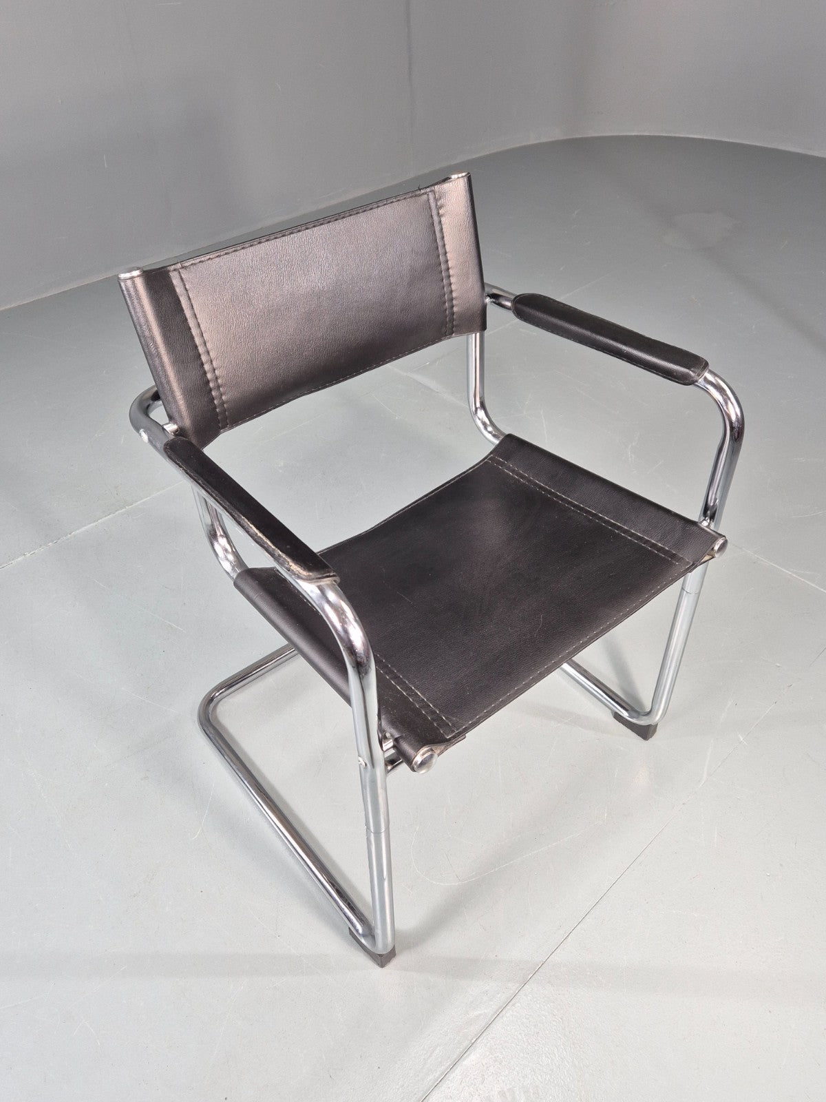 Vintage Leather and Chrome MG5 Bauhaus Style Elbow Chair 1980s EB11216 MNOR5