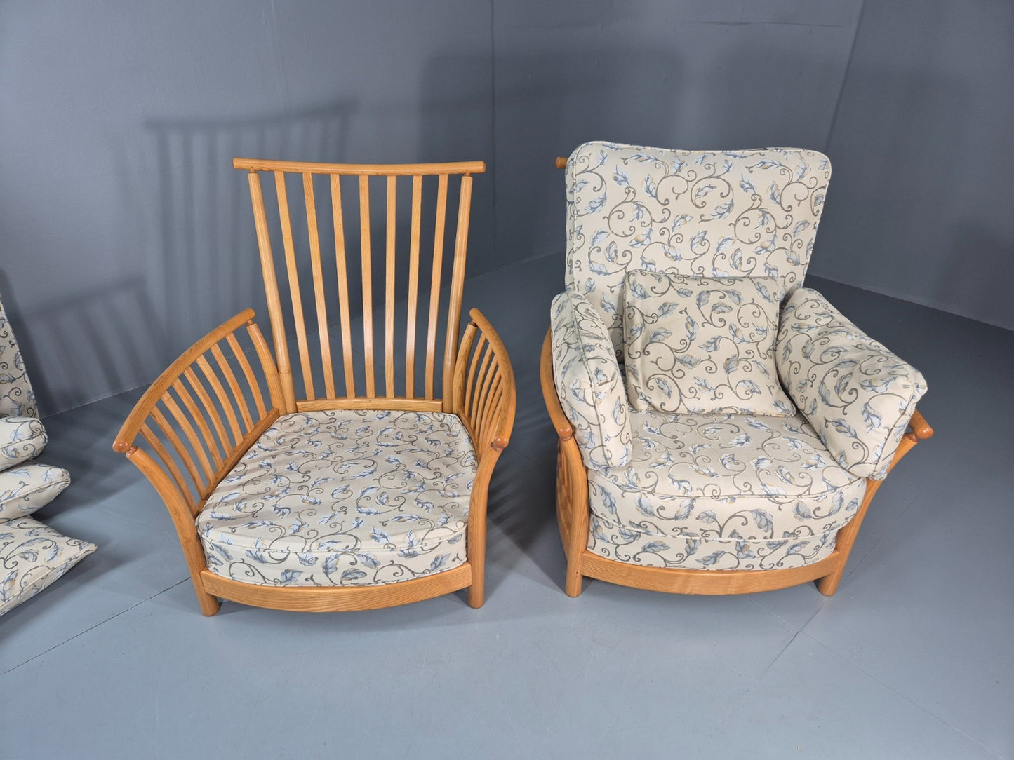 2 Ercol Renaissance Lounge Chairs Ivory Floral Upholstery 1990s EB10974 VCLO11