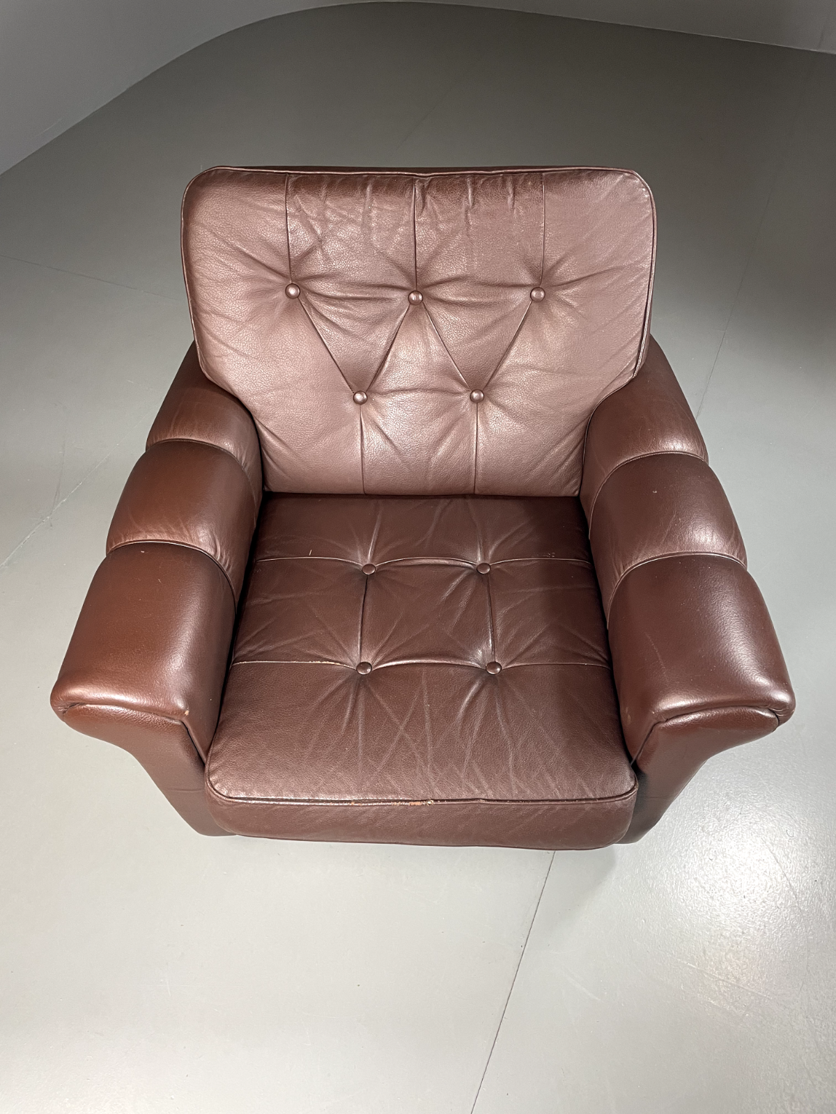 Danish Leather Lounge Chair Vintage 1970s Retro MCM EB5404 MNOR2