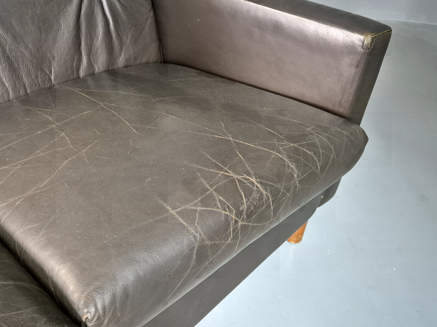 2 Seat Sofa Vintage Danish Brown Leather 1970s Retro MCM EB7314 M2SS10