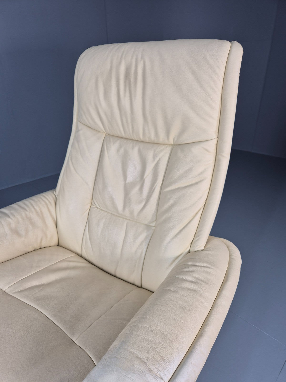 Vintage Swivel Recline Lounge Chair Danish Cream Leather 1990s EB11433 MSWI10