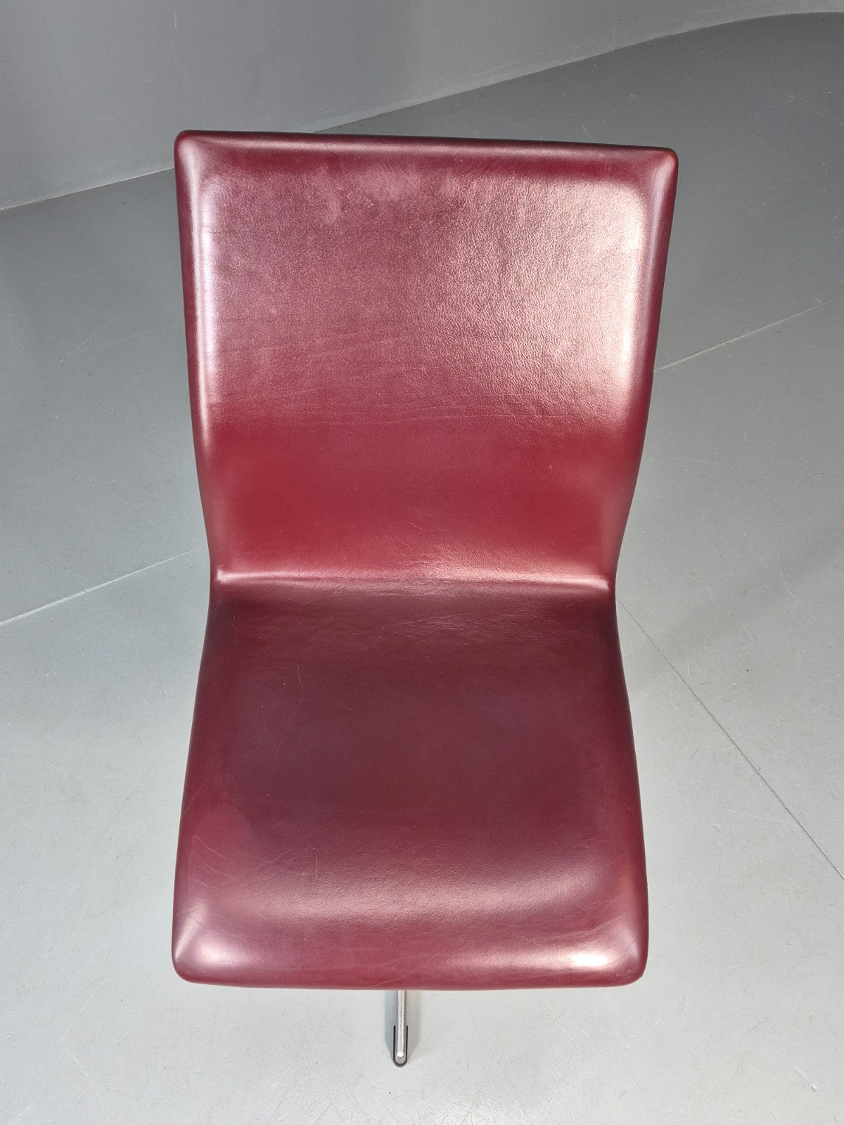 Vintage Fritz Hansen Oxford Chair Arne Jacobsen Design 2004 MCM EB11750 MSWI3
