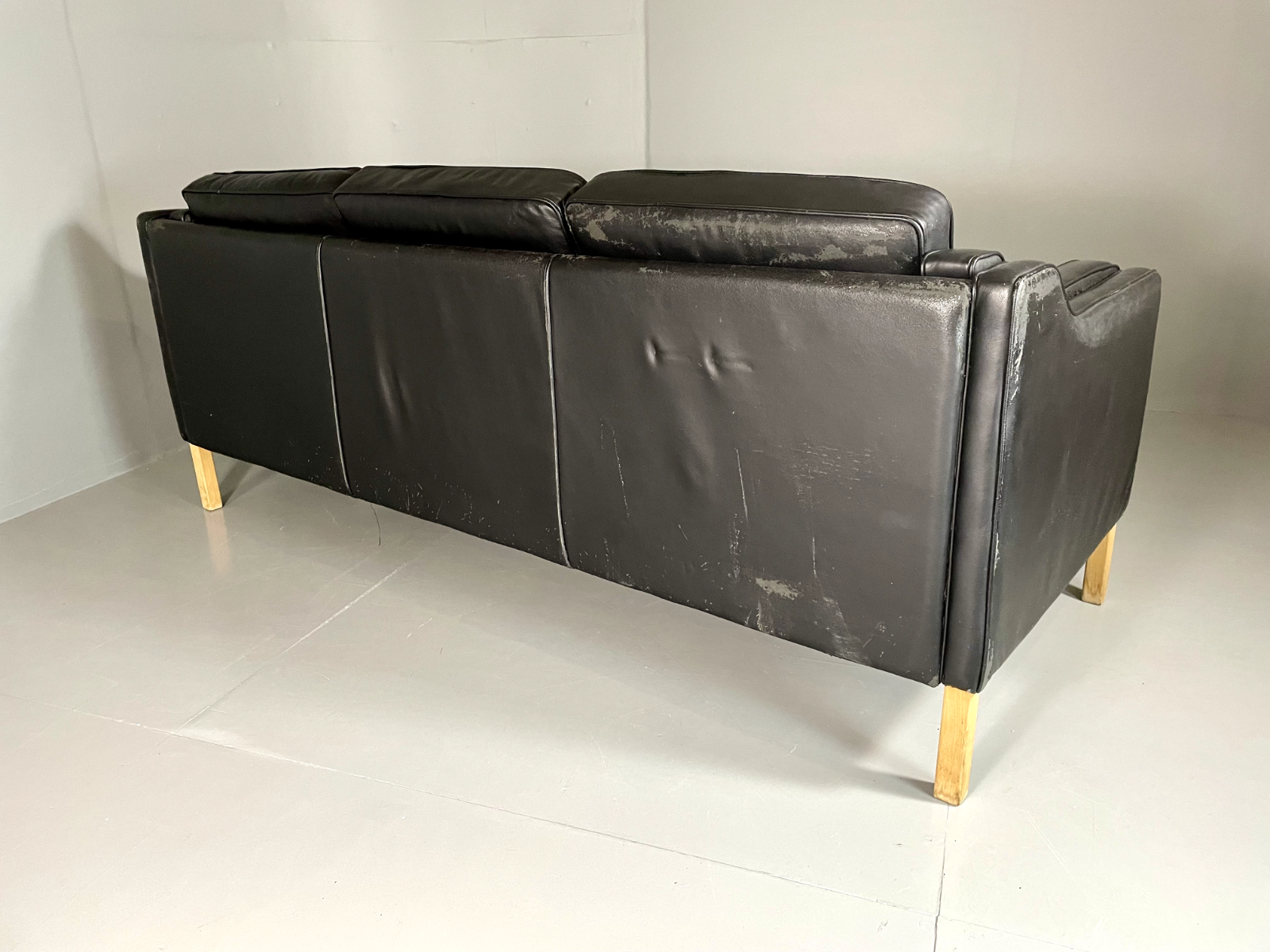 Three Seater Leather Sofa Black Vintage Danish Mogensen MCM Retro EB5864 M3SS17