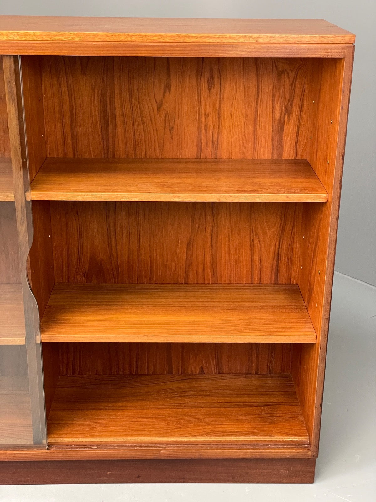 Vintage 1960s Teak Bookcase Shelving Glass Doors Mid Century EB11057 MWOO15