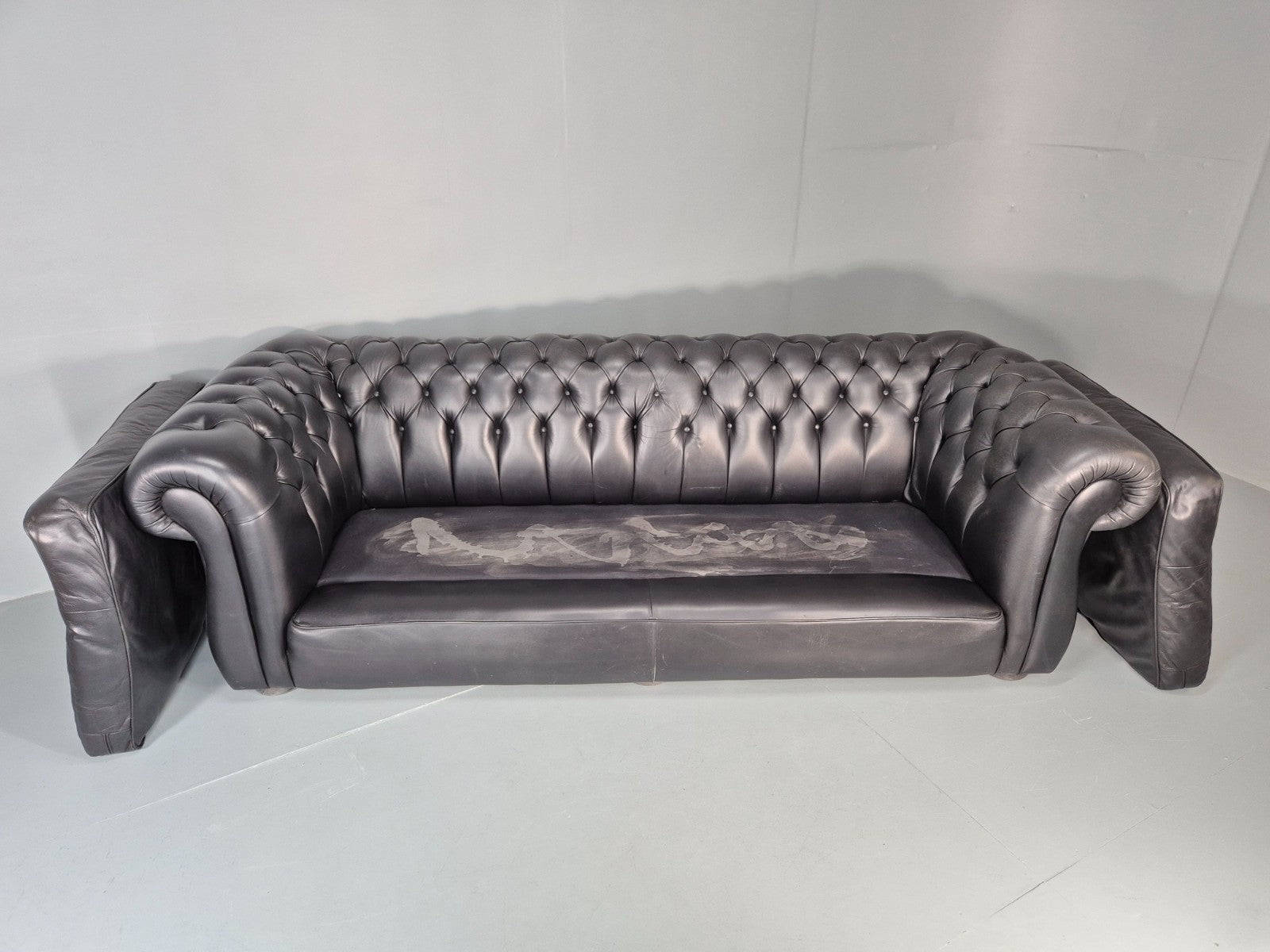 Four Seater Chesterfield Black Leather Feather Cushions Quality EB11229 VCHE7