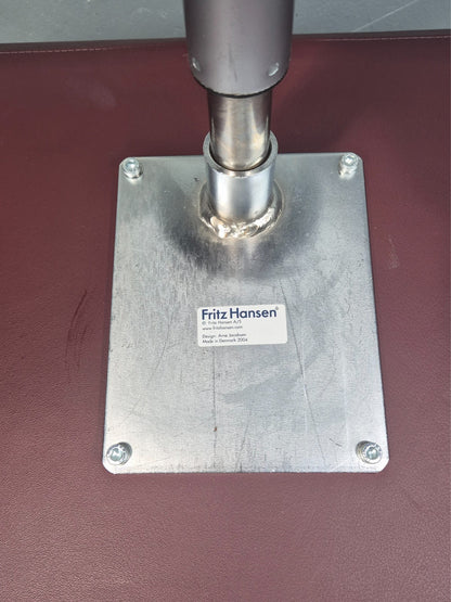 Vintage Fritz Hansen Oxford Chair Arne Jacobsen Design 2004 MCM EB11755 MSWI11