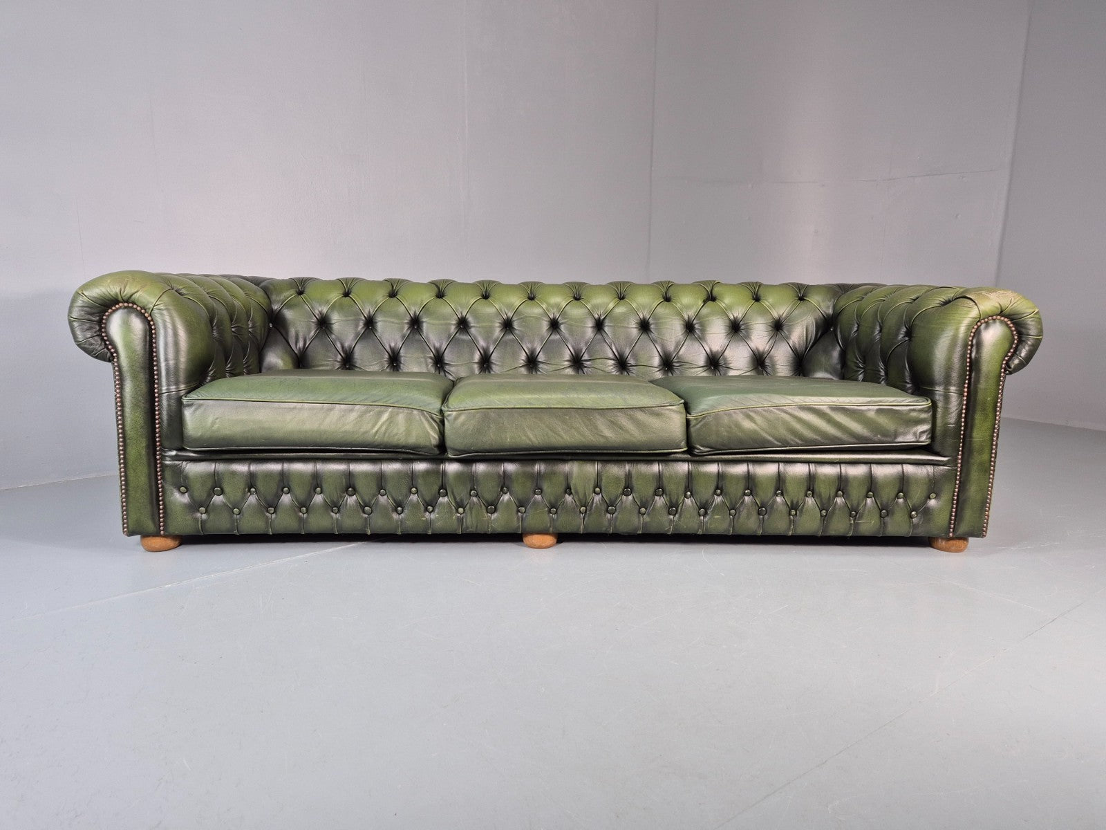 Three Seater Green Leather Chesterfield Quality Version Retro EB11023 VCHE8