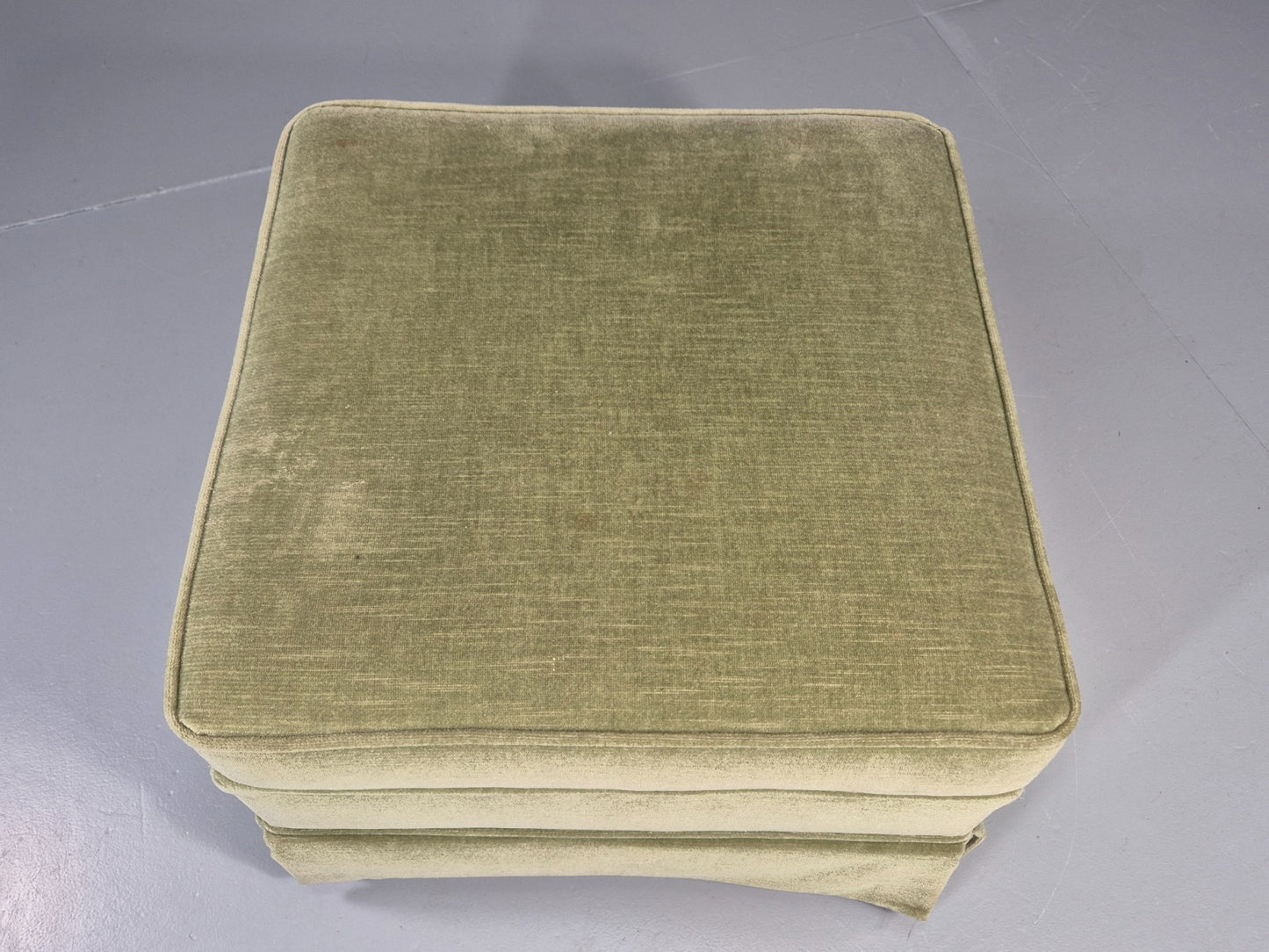 Vintage 1970s Footstool Pouffe Green Velour Retro EB11483 MFOO13