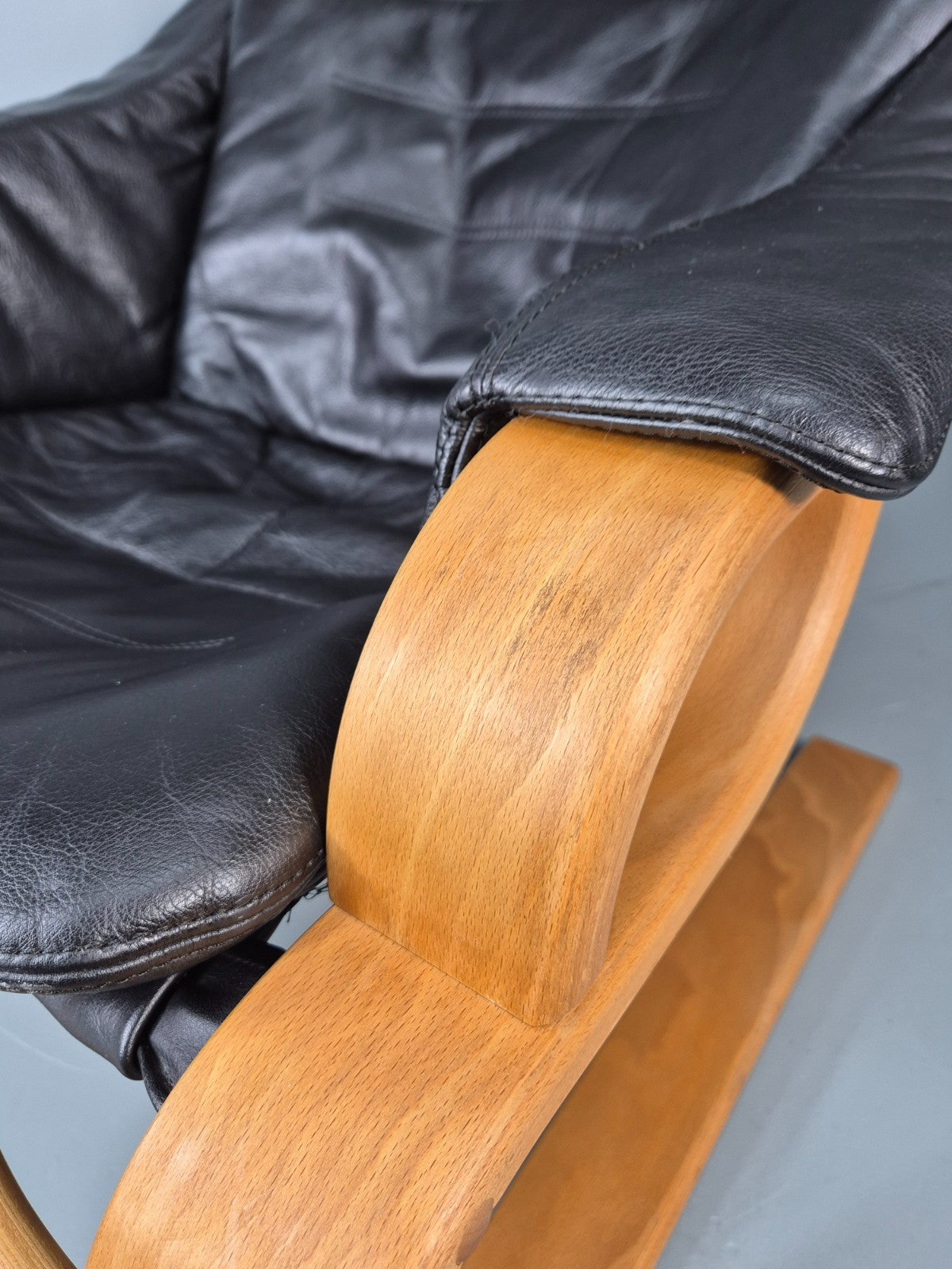 Skippers Apollo Leather Lounge Chair Bentwood Frame 1980s Retro MCM EB11290 MBEN15