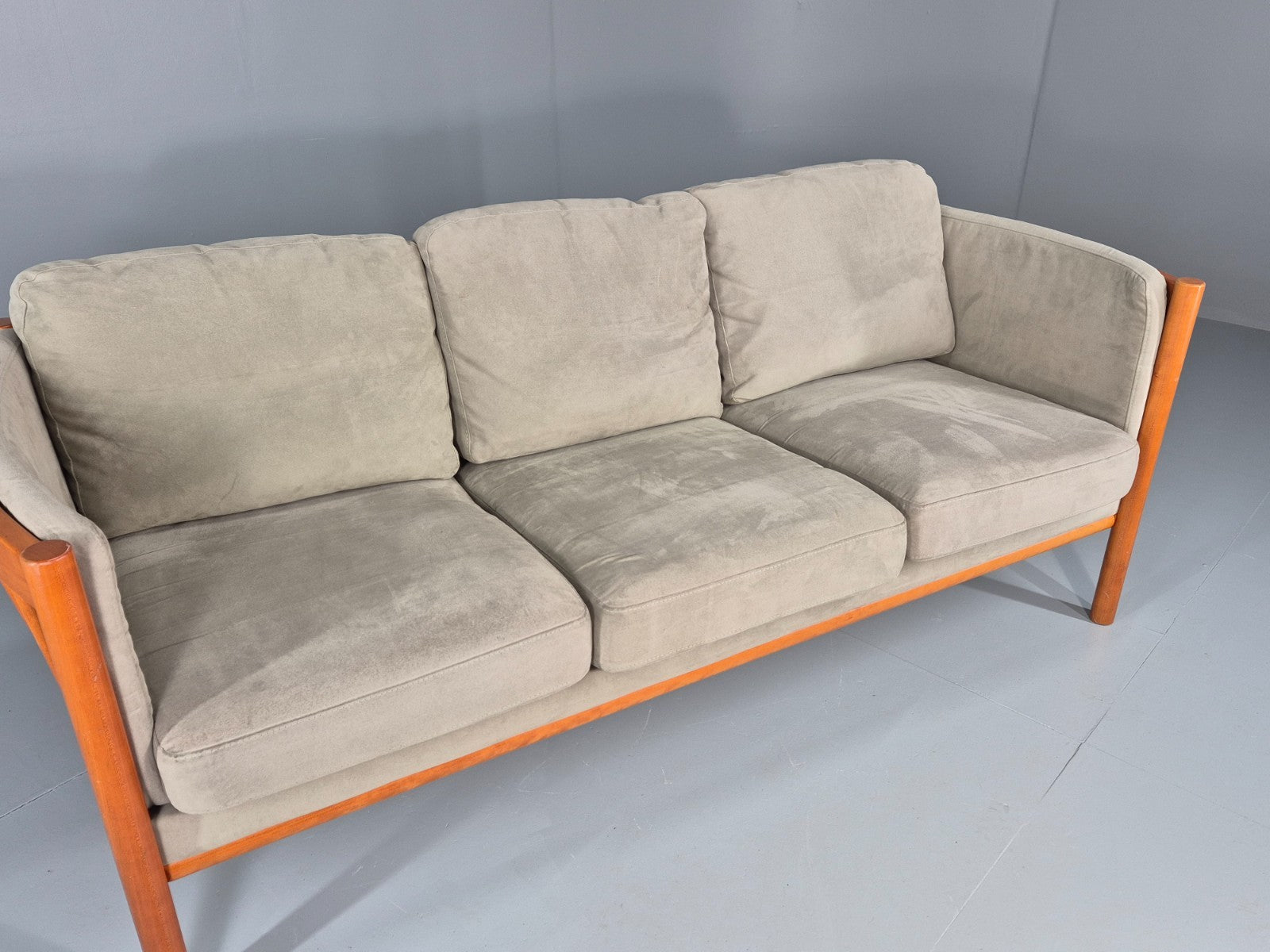 Vintage 3 Seat Settee Mid Century Danish Design Beech Wood Frame EB10553 M2SS3
