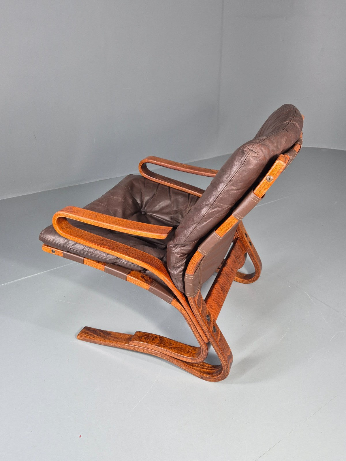 Vintage Skyline Lounge Chair Brown Leather 1970s Retro MCM Bentwood EB11326 MBEN13