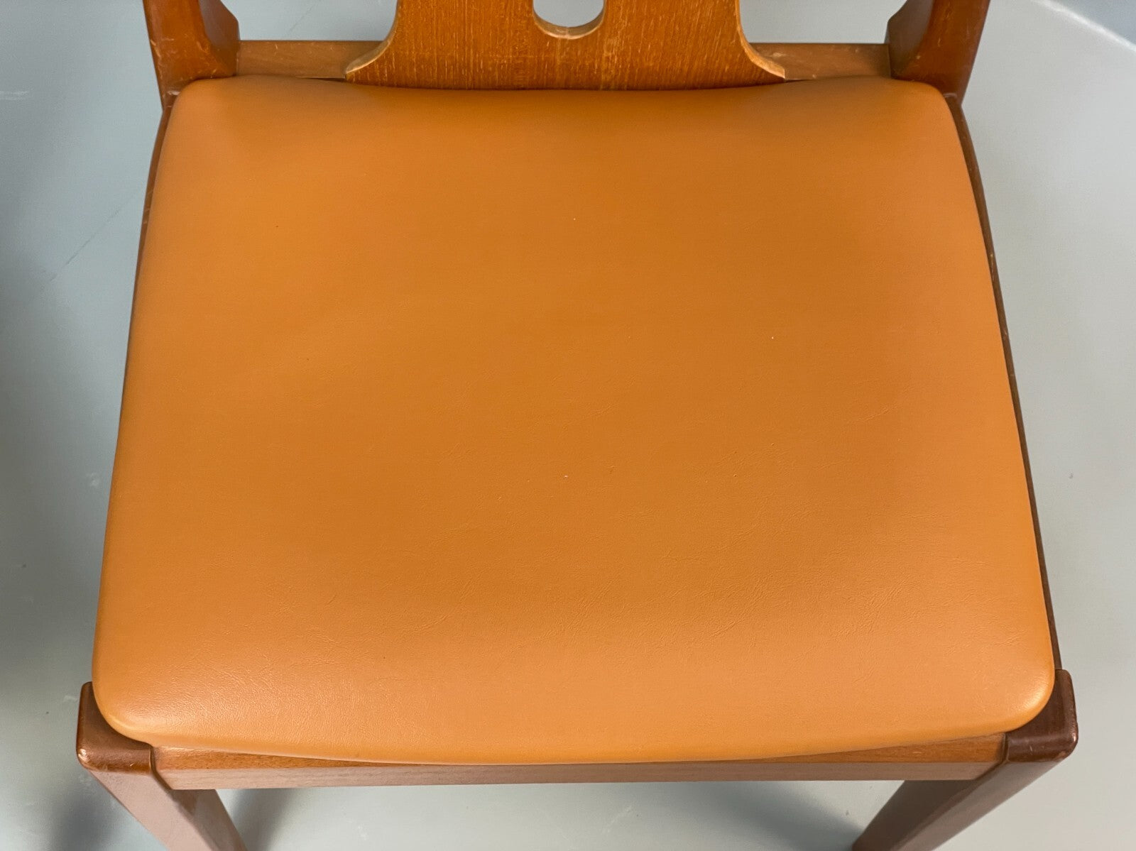 Vintage Nathan Tan Dining Chairs Set Of 4 Vinyl Mahogany 1970s EB9727 MDIN - UKDK FURNITURE
