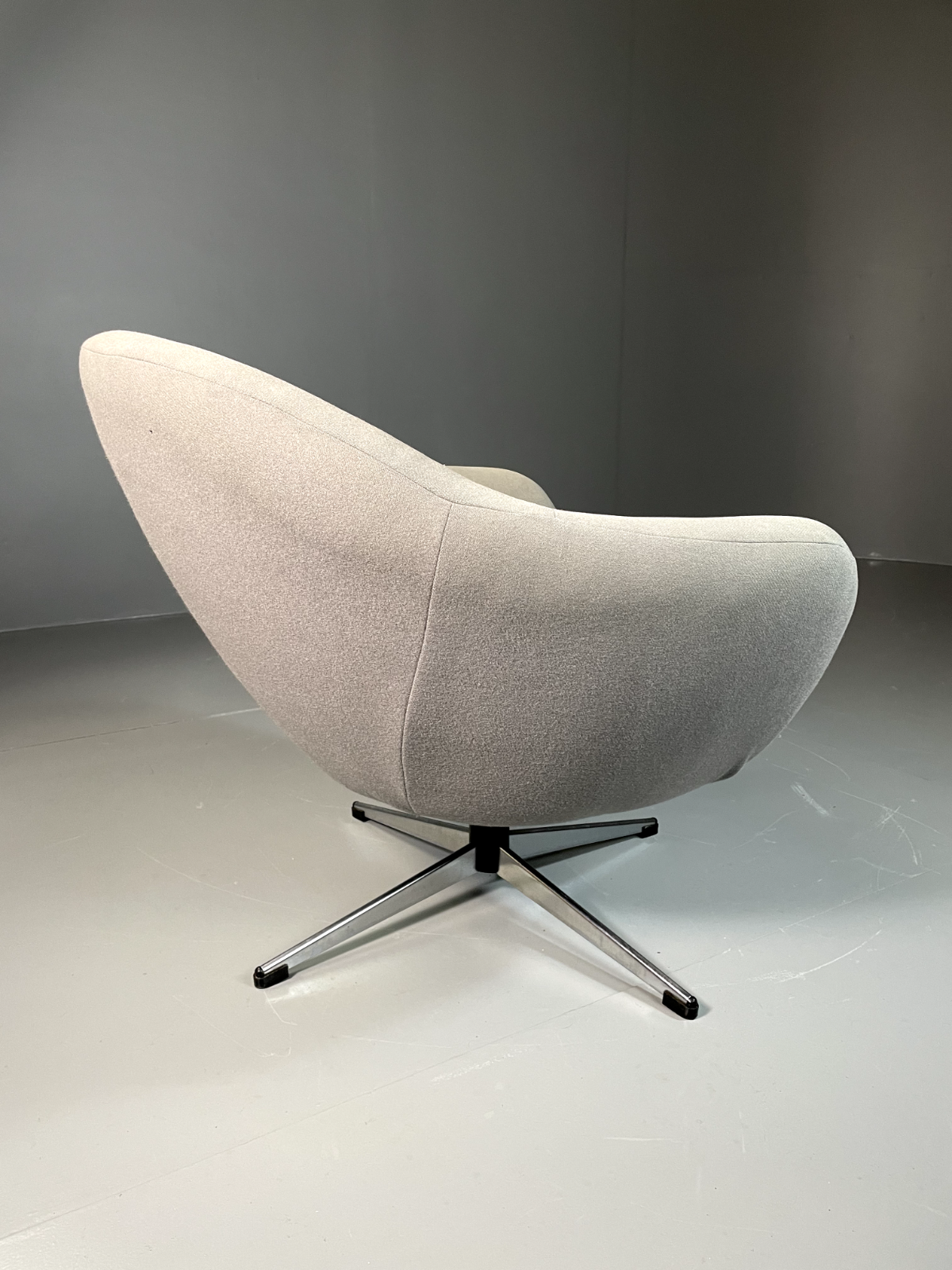 Danish Swivel Bucket Chair 1980s Vintage Retro MCM EB6359 MSWI4