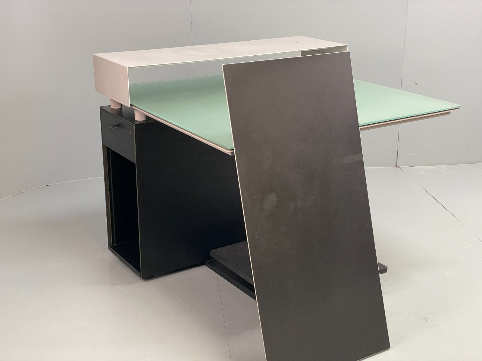 Bulo M2 Computer Desk Luc Vincent 1990s Modern Designer Glass EB11701 MWOO15