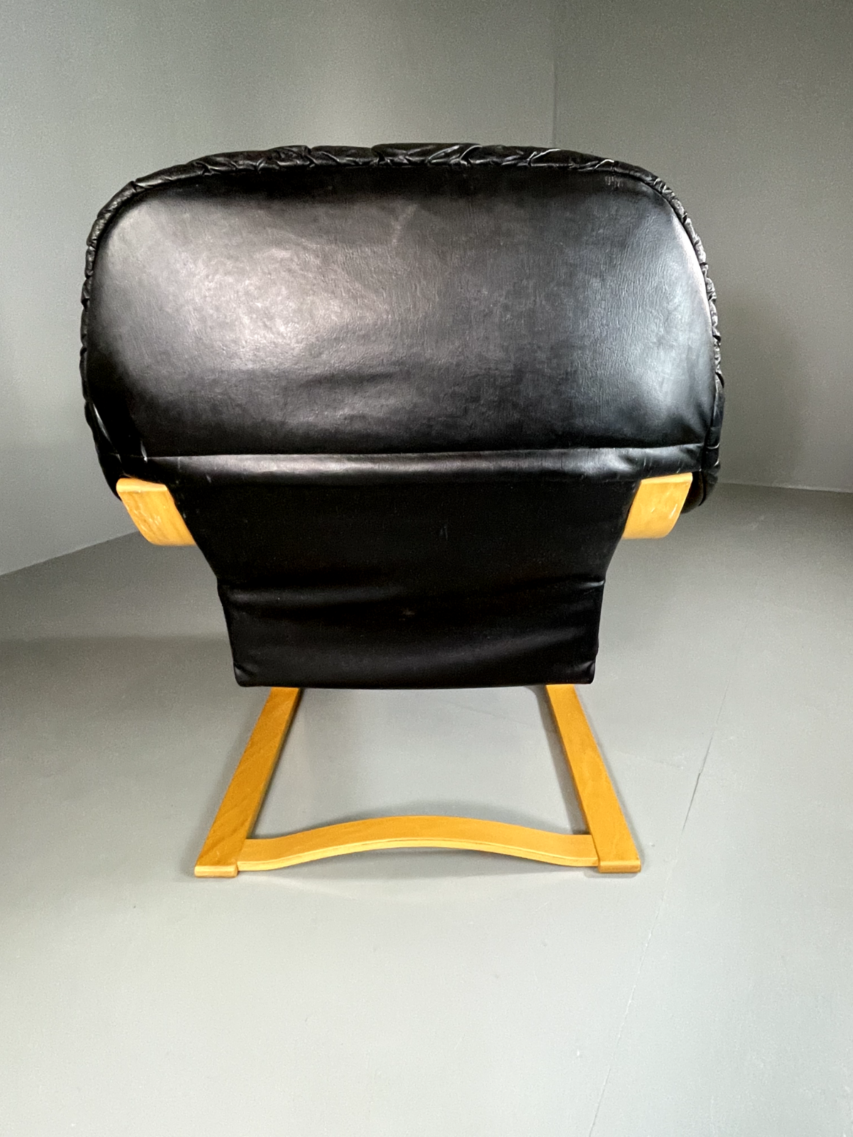 Danish Leather Bentwood Chair Vintage Vinyl Retro MCM EB5814 MBEN7