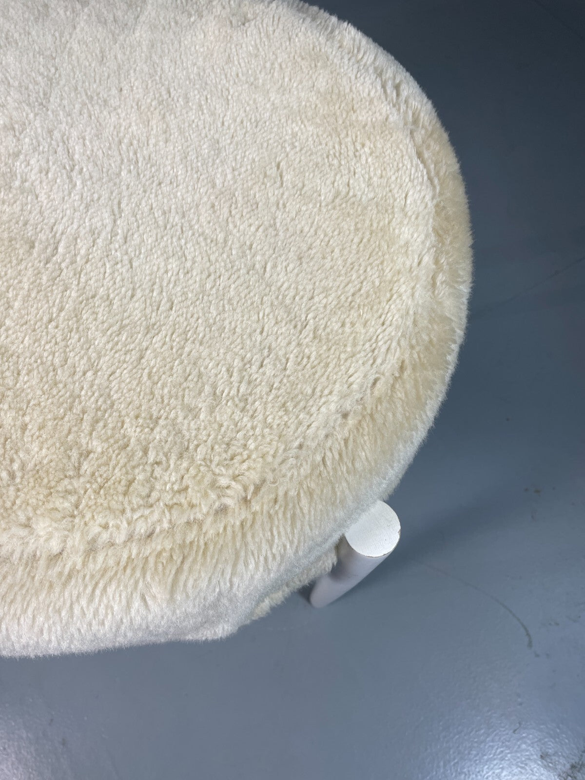 Vintage Footstool White Fun Fur Upholstery Retro Mid Century 1960s EB6561 MFOO4