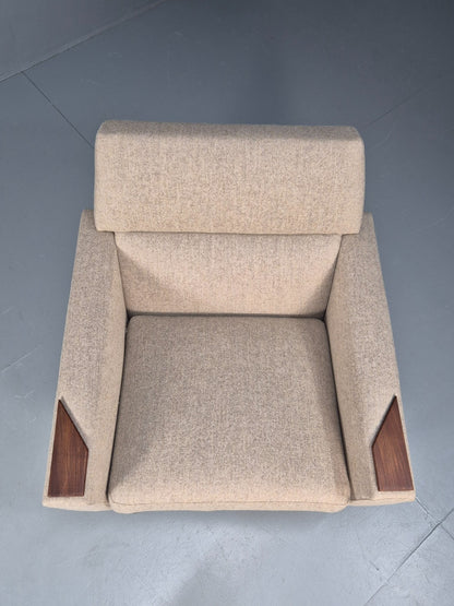 Mid Century Danish Lounge Chair New Upholstery Teak Paws and Legs   EB10726 MNOR18