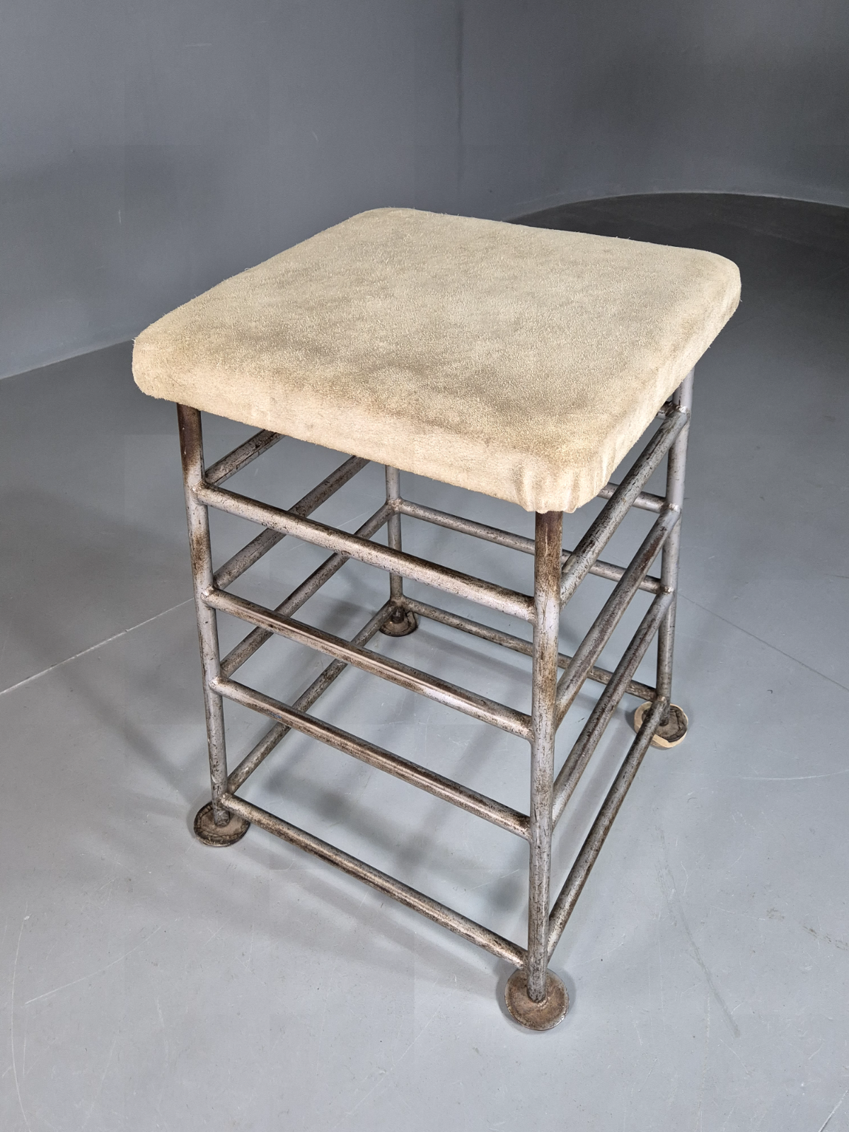 Vintage Gym High Stool Steel and Suede Pommel Mid 20th C EB7377 MFOO9