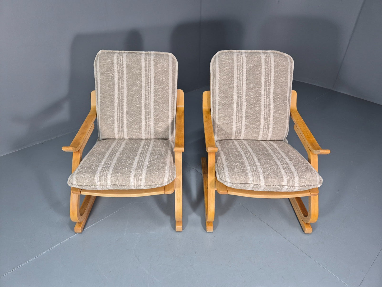 2 Mid Century Lounge Chairs New Upholstery Bentwood Vintage Danish EB10317 MBEN2