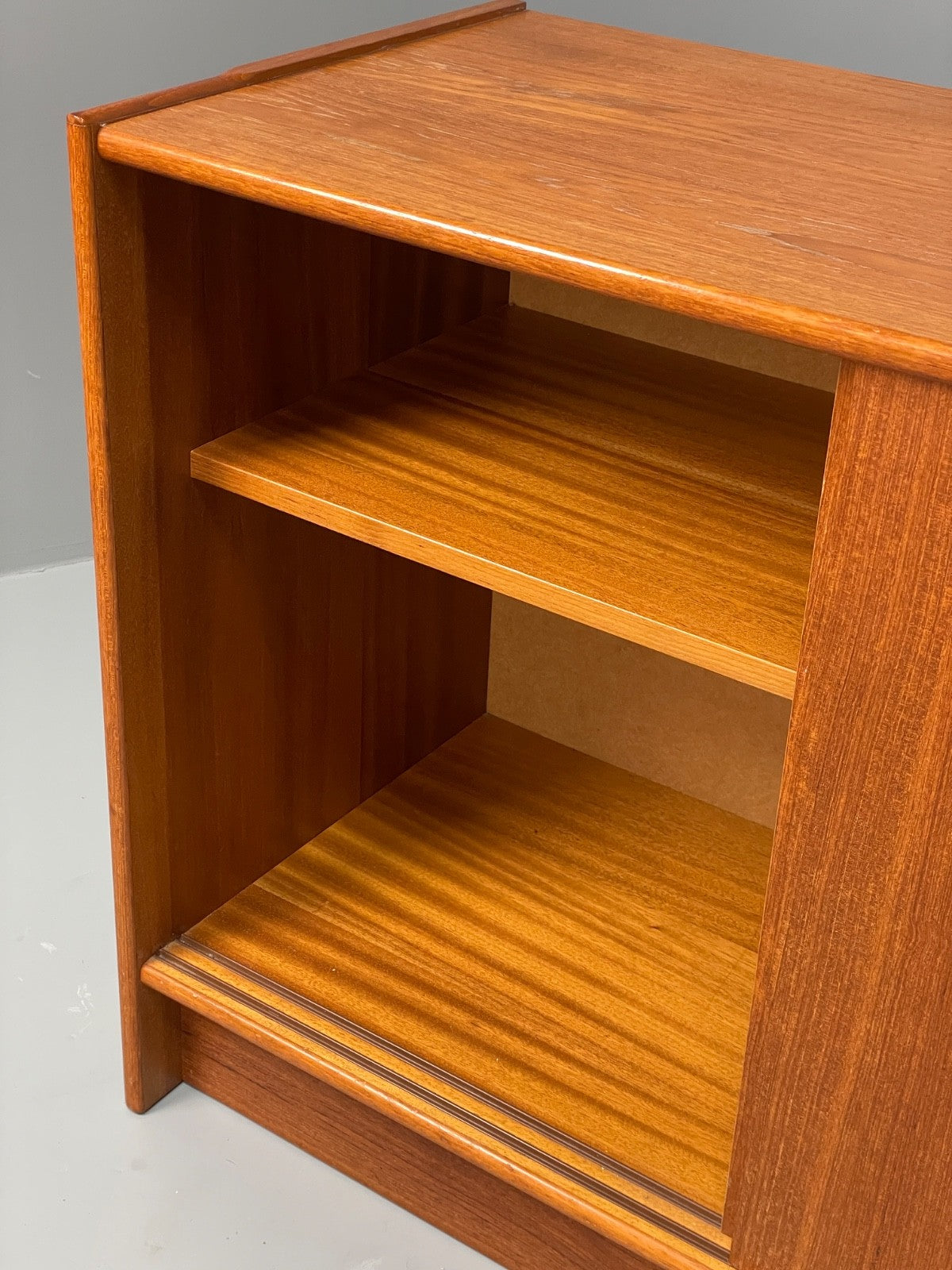 Vintage 1970s Teak Cabinet Danish Design Shelving Retro Handles EB11044 MWOO11