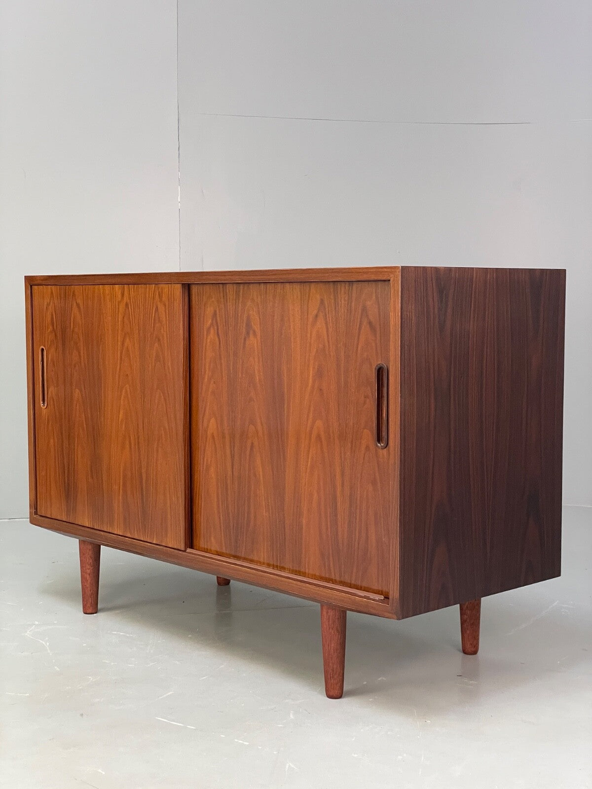 Vintage Danish Compact Sideboard By Hundevad Shelving Retro 1970s EB9442 MWOO - UKDK FURNITURE