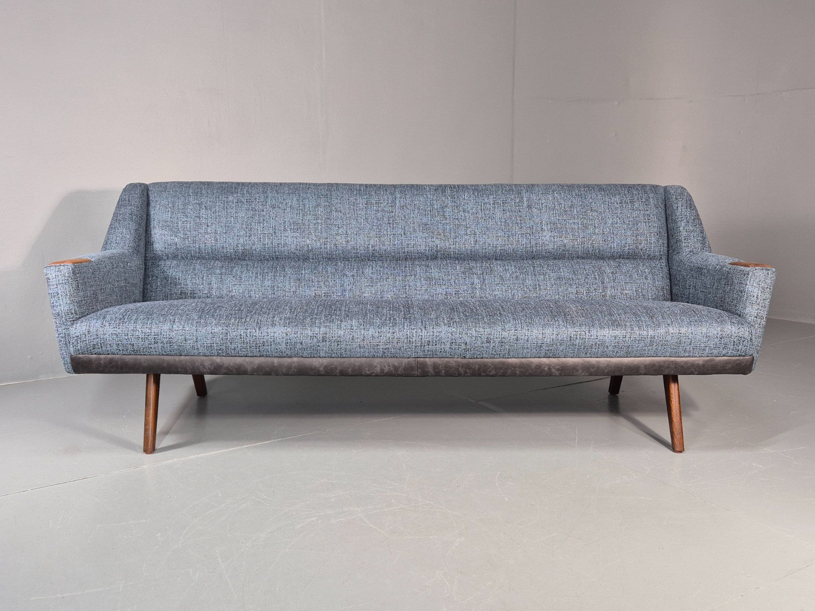 Mid Century Four Seater Settee New Upholstery Teak Paws 60s Danish EB11270 M4SS5