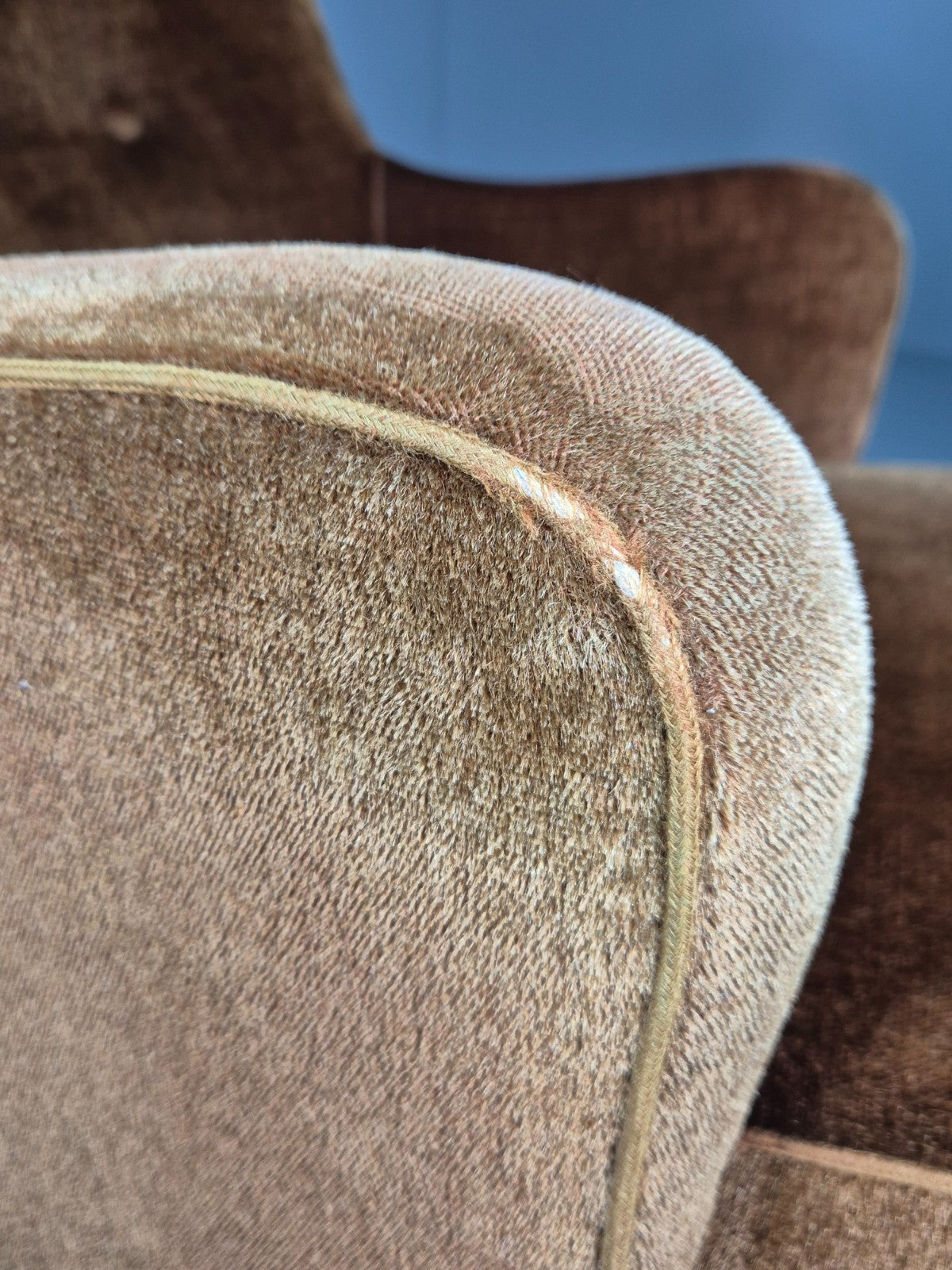 Mid Century Tub Chair Danish 1960s Brown Velour Retro Buttons EB10755 MNOR7