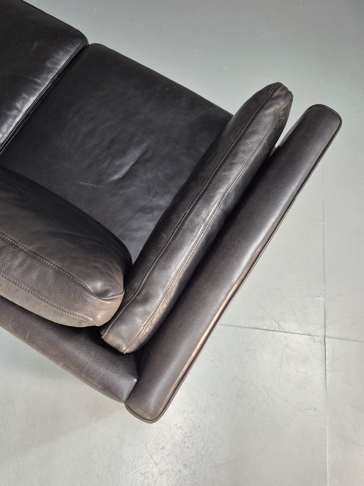 2 Seat Sofa Vintage Danish Black Leather 1970s Retro MId Century EB10112 M2SS12
