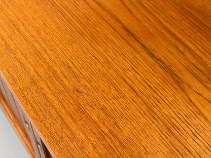8118318