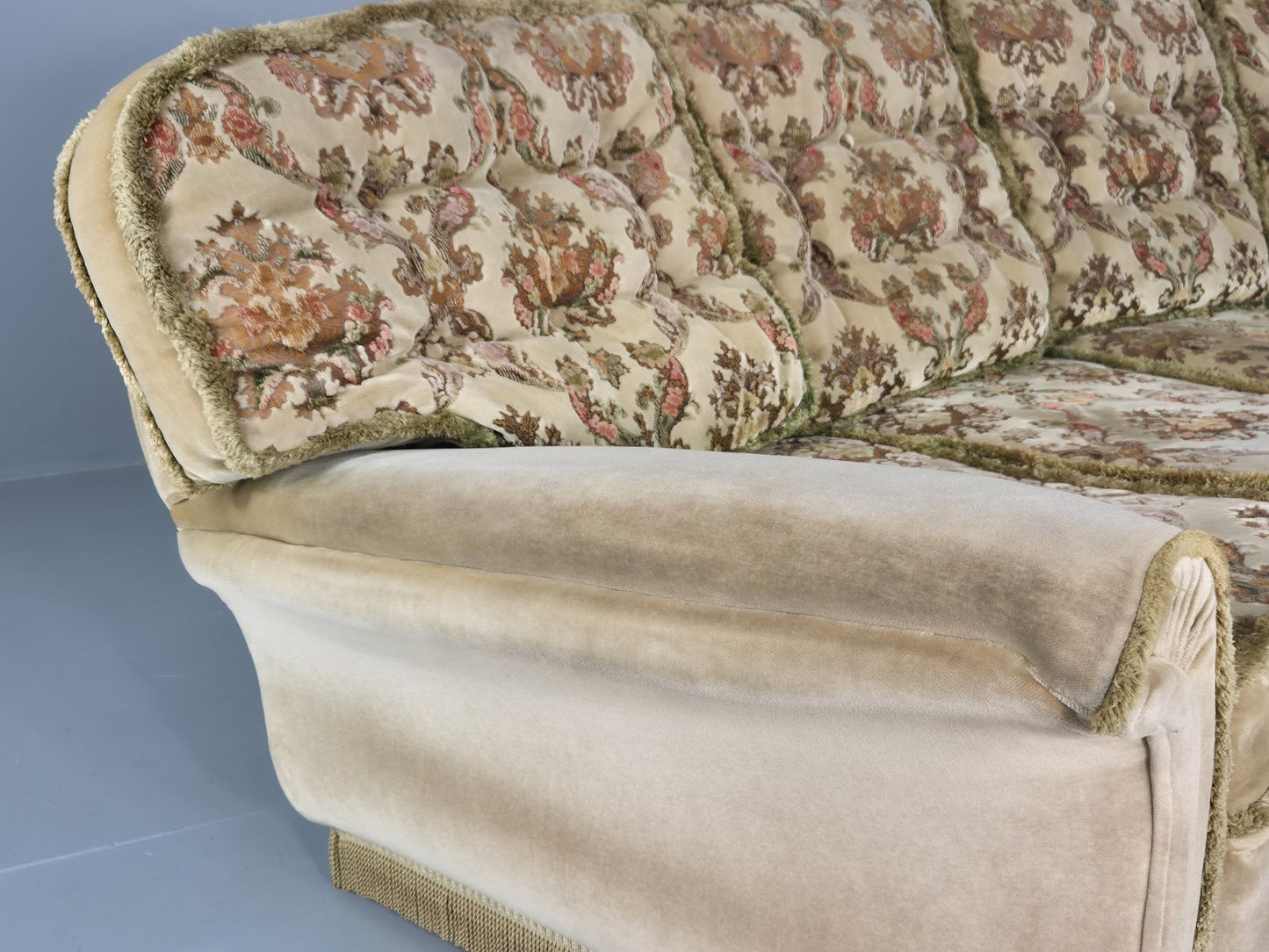 Vintage 4 Seater Sofa 1970s Retro Curved Green Velour EB11780 M4SS13