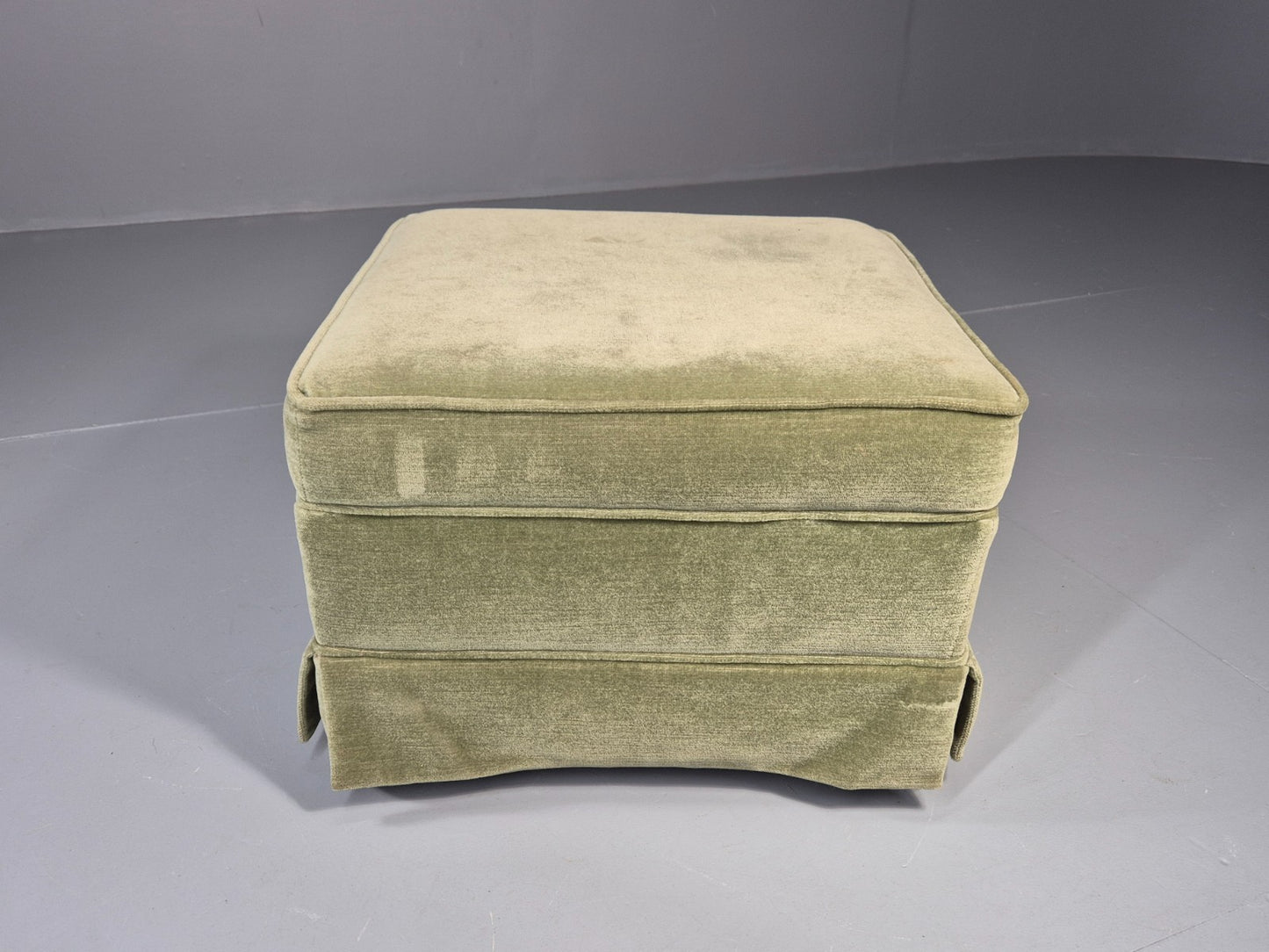 Vintage 1970s Footstool Pouffe Green Velour Retro EB11483 MFOO11