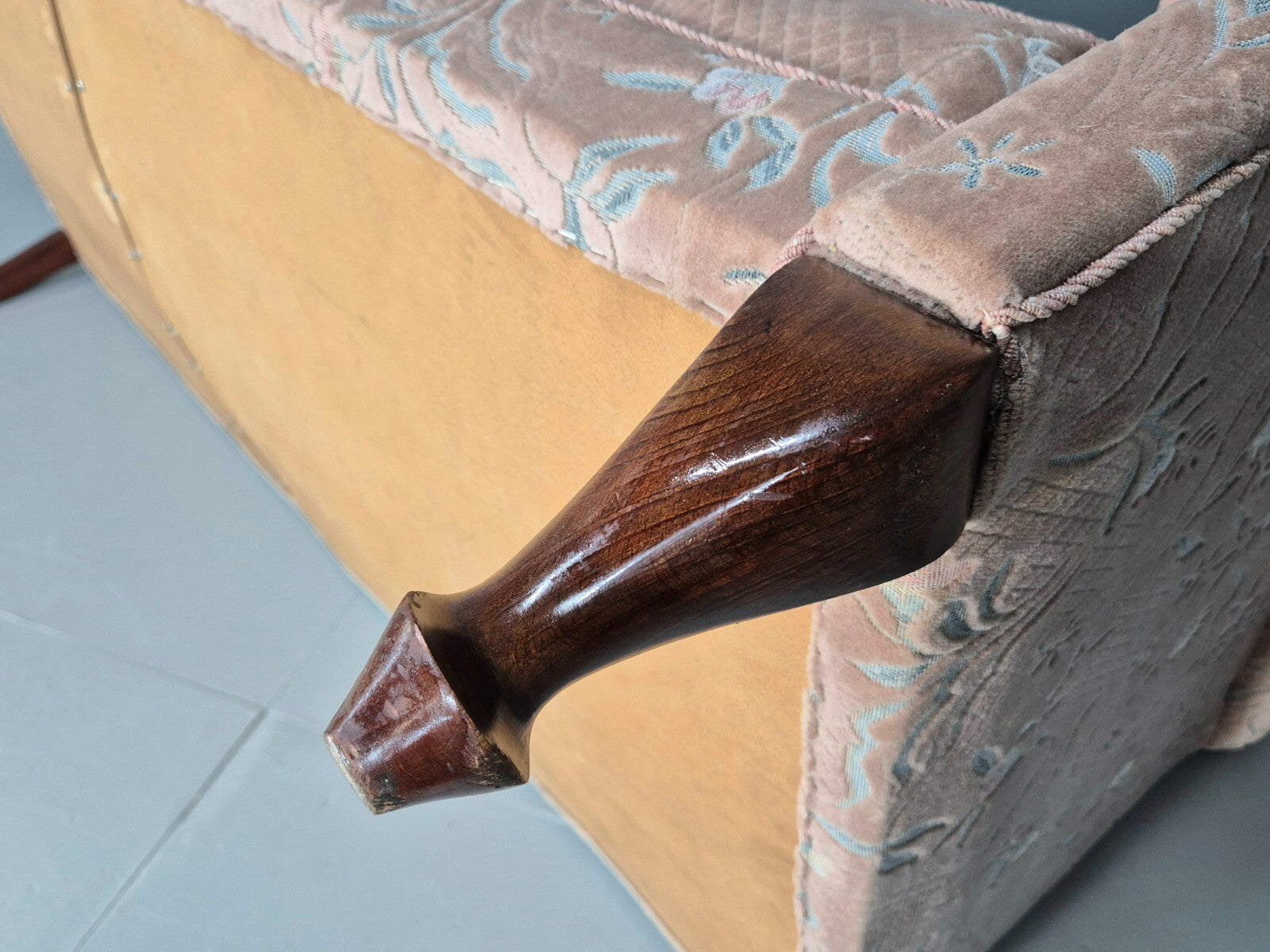 Vintage Danish Pink Cut Floral Velour Cottage Settee 1930s Antique  EB9563 V3SS8