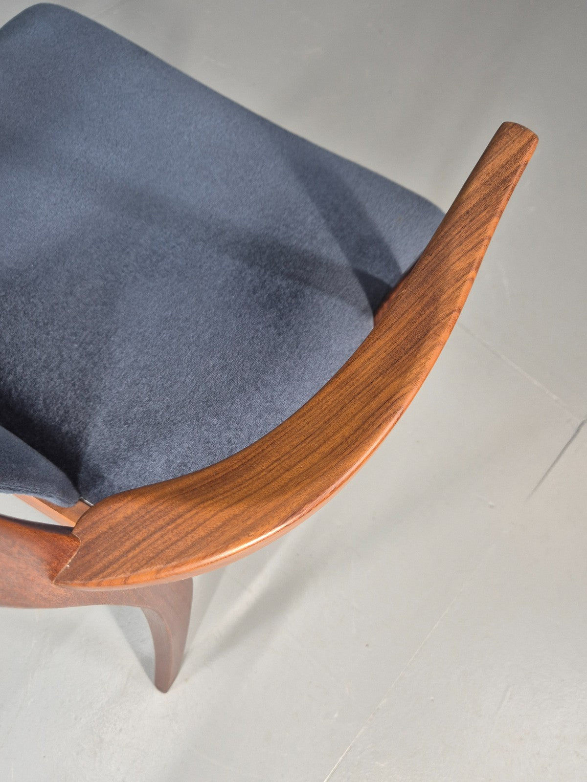 Vintage G plan Carver Chair 1980s Retro Teak Blue Velour EB11526 MDIN7