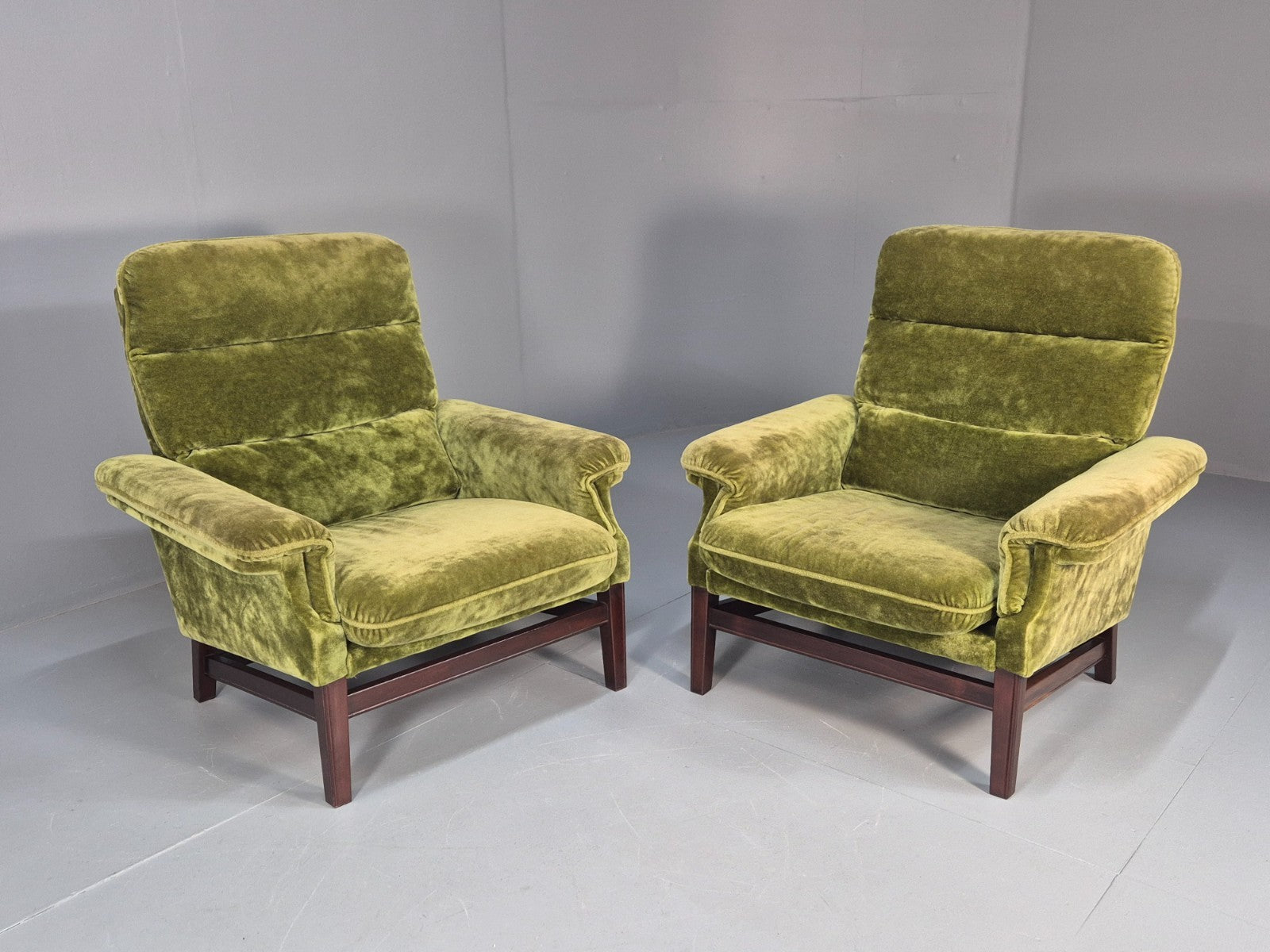 2 Vintage Danish Green Velvet Lounge Chairs 1970s Retro MCM EB9273 MNOR - UKDK FURNITURE